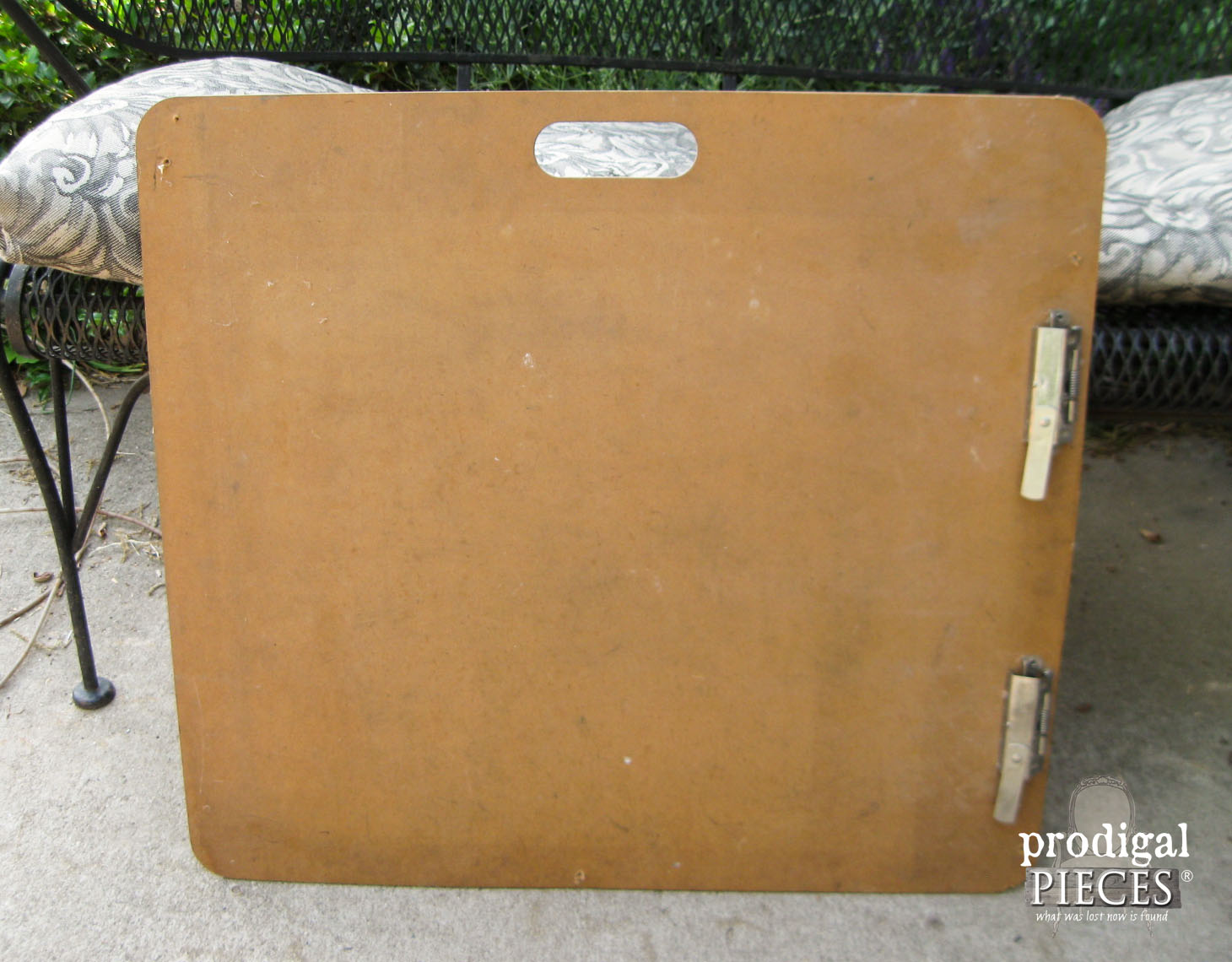 Curbside Find Clipboard Before Magnetic Message Board Makeover | Prodigal Pieces | prodigalpieces.com