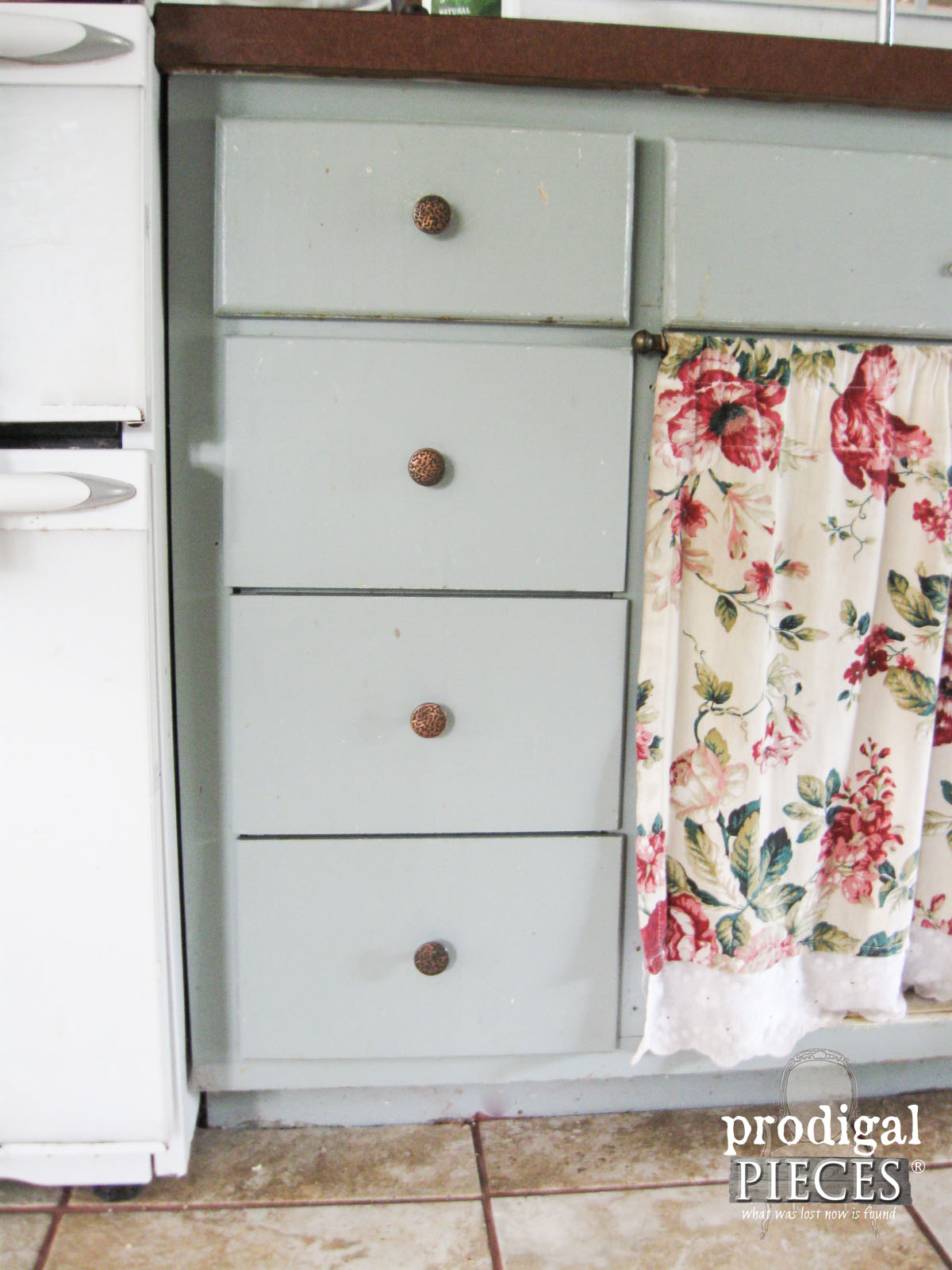 Farmhouse Kitchen Remodel Continues with the Drawers | Prodigal Pieces | www.prodigalpieces.com