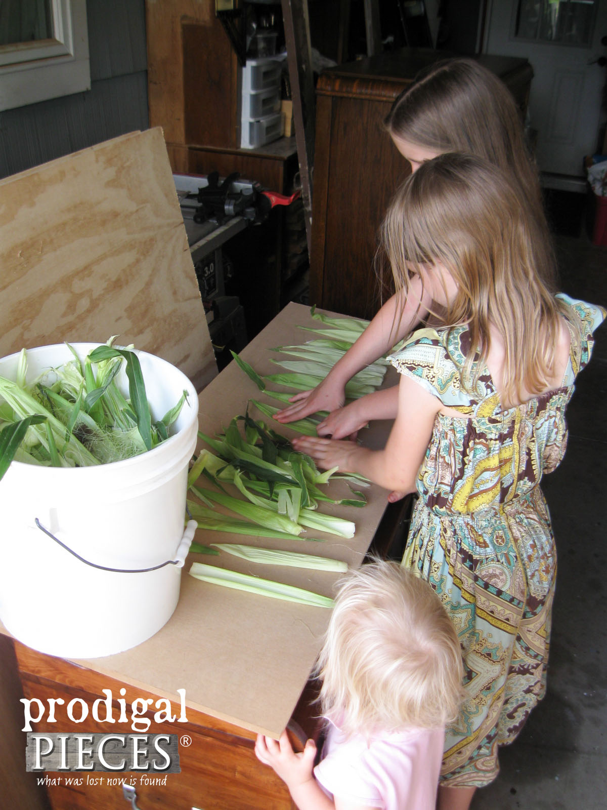 Laying Out Corn Husk to Dry for DIY Pumpkins | Prodigal Pieces | www.prodigalpieces.com