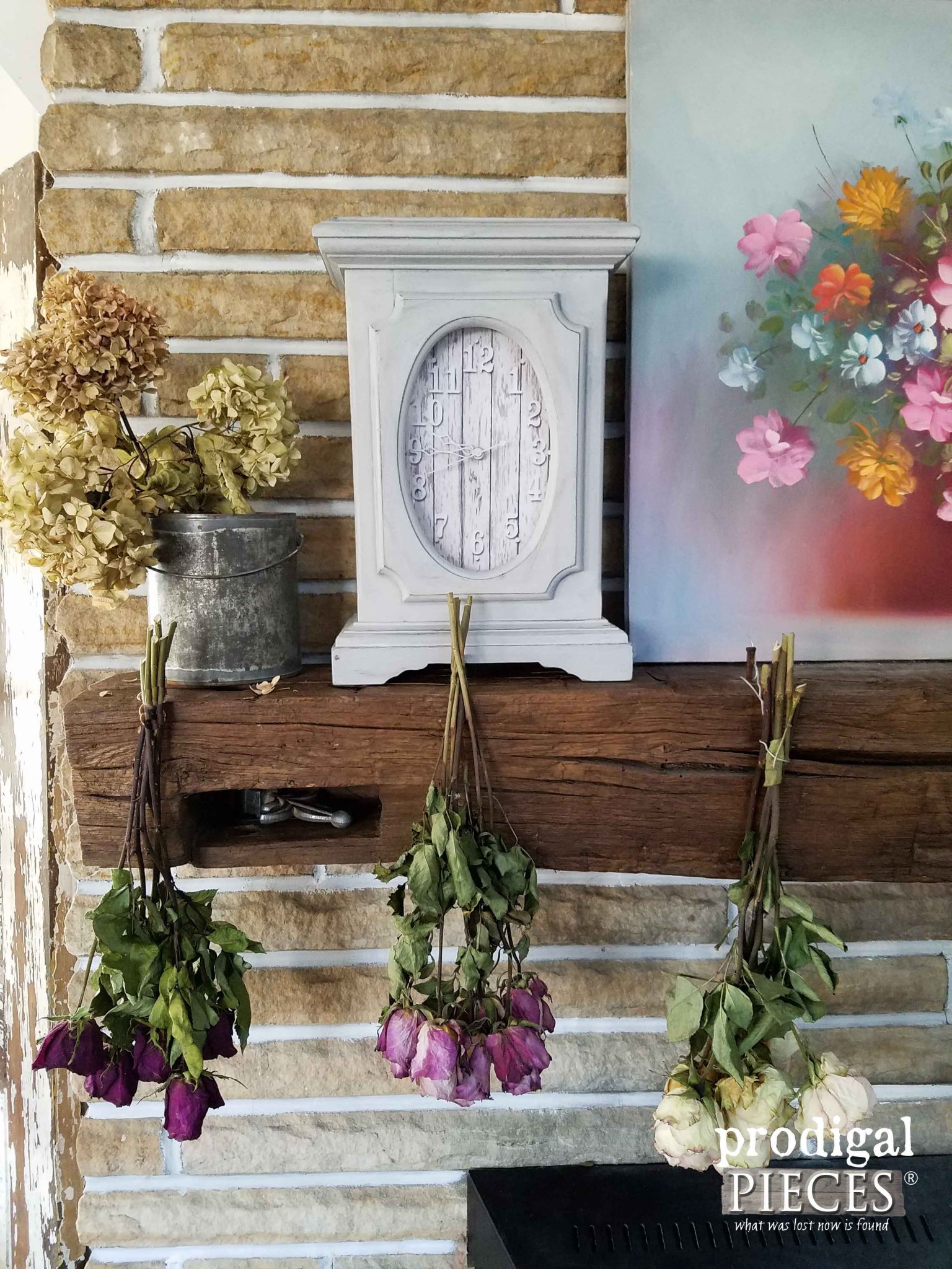 Thrifty Farmhouse Decor Style Mantel Clock from Thrifted Find by Prodigal Pieces | prodigalpieces.com