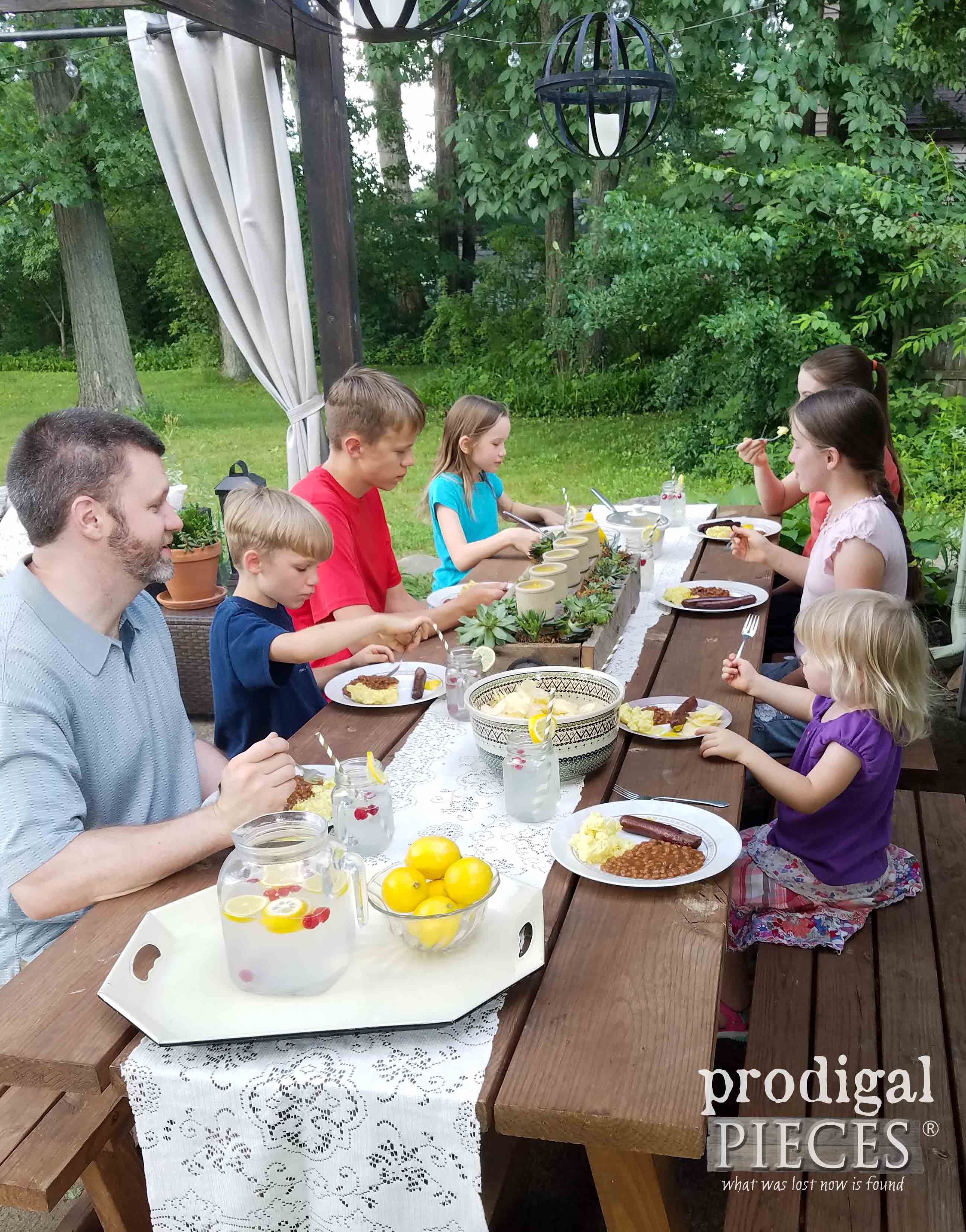 Summer Picnic with the Haynes' Family at Prodigal Pieces | prodigalpieces.com