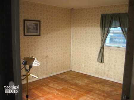 Farmhouse Style Master Bedroom with Sunbleached Gray Floors by Prodigal Pieces www.prodigalpieces.com #prodigalpieces