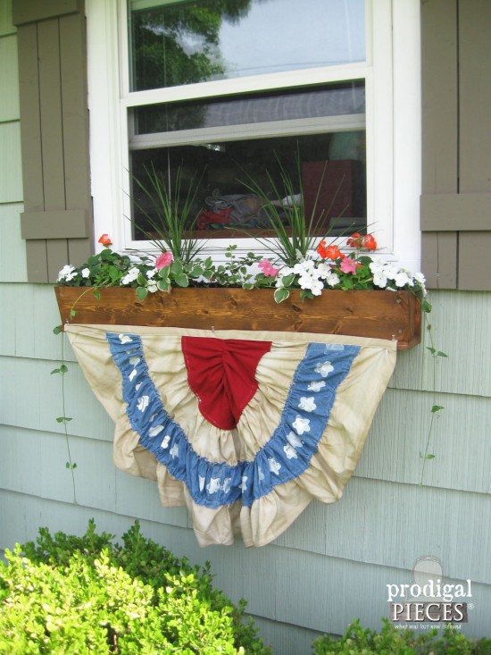 DIY Fourth of July Bunting made from Thrifted Fabric by Prodigal Pieces | prodigalpieces.com #prodigalpieces