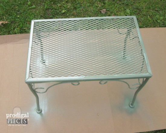 Spray Painted Green Patio Table from Flea Market | prodigalpieces.com
