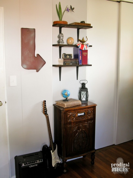 Antique Radio as Decor in Teen Boys' Room Makeover by Prodigal Pieces | prodigalpieces.com