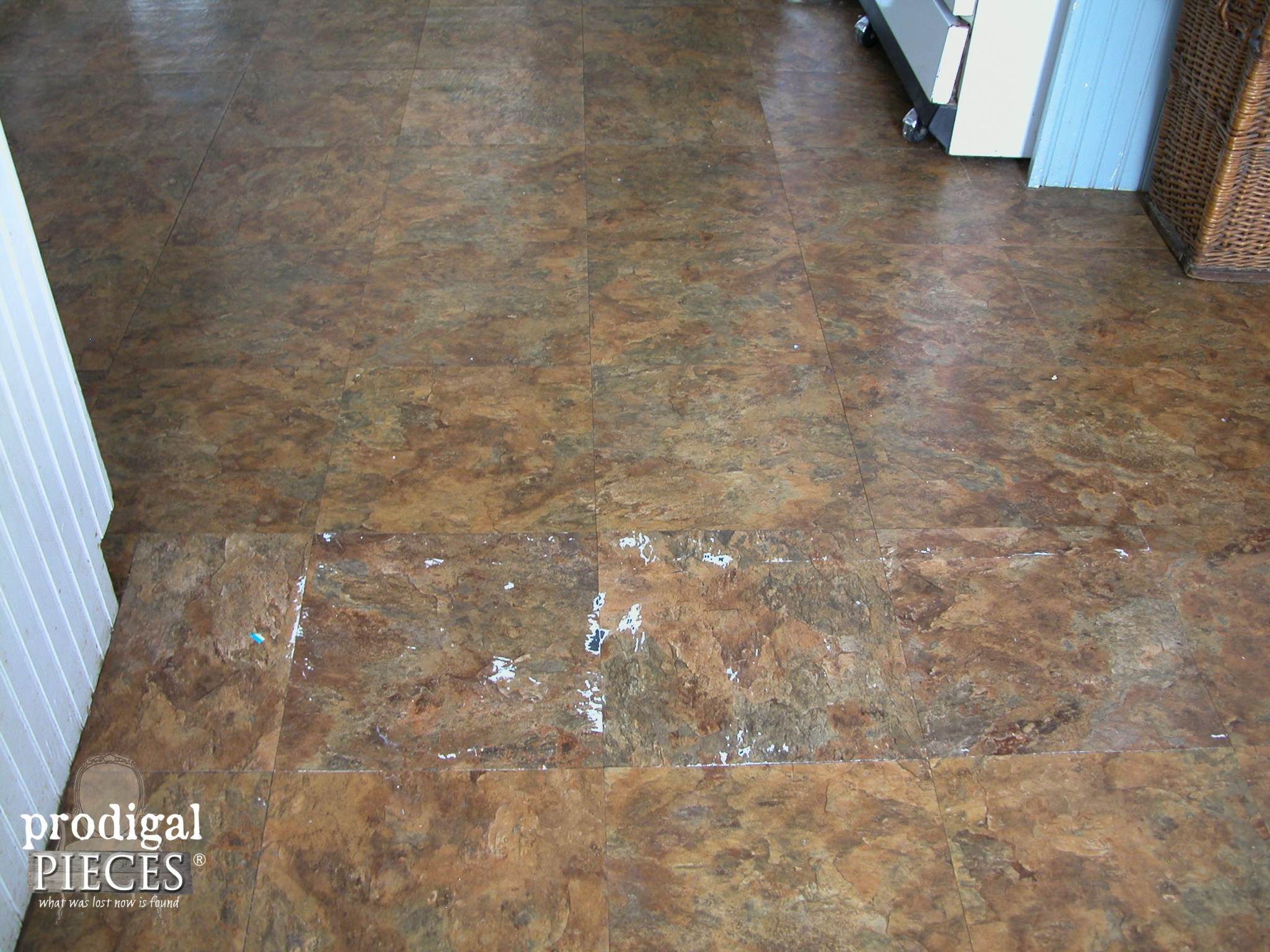 Worn Out Vinyl Flooring by Prodigal Pieces | www.prodigalpieces.com