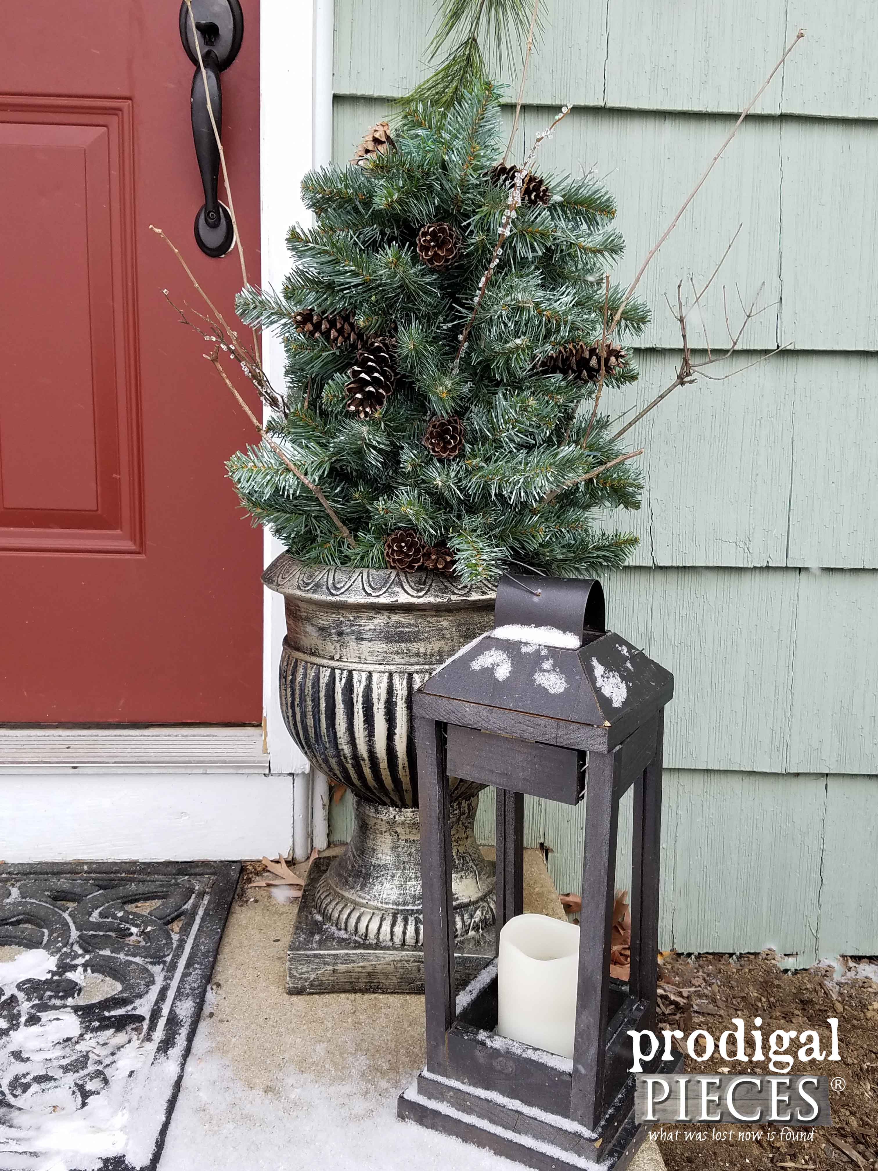 Simple Rustic DIY Winter Urn Made from Repurposed Materials by Prodigal Pieces | prodigalpieces.com