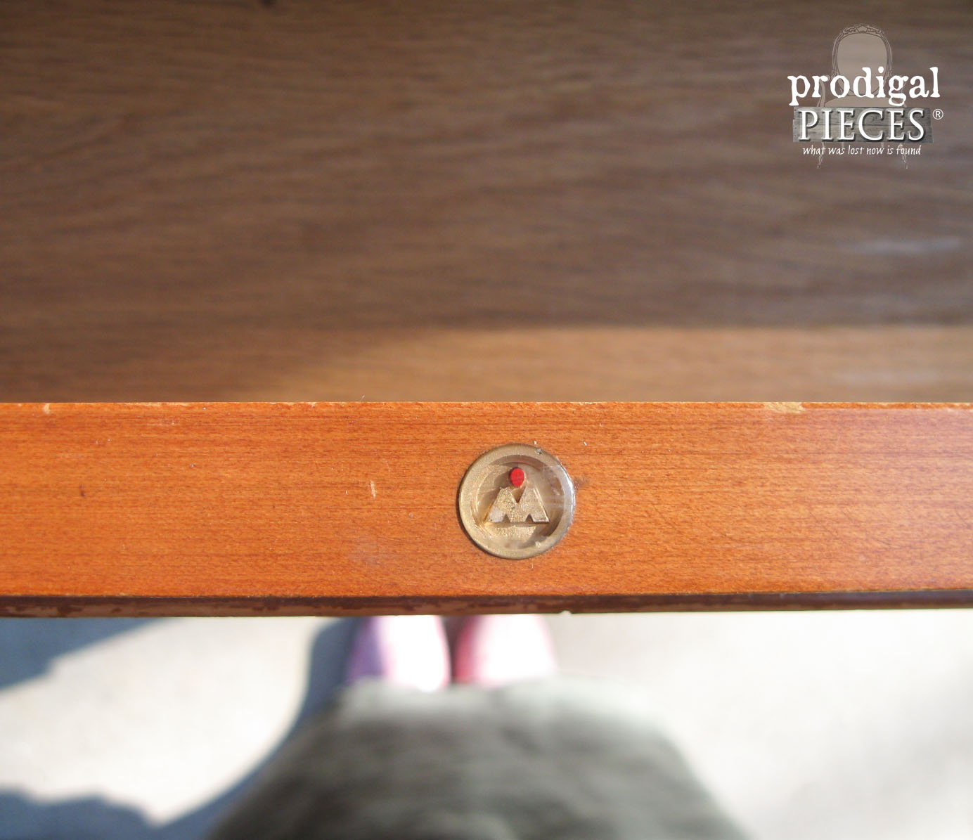 Mid Century Modern Mengel Logo in Chest of Drawers | Prodigal Pieces | www.prodigalpieces.com