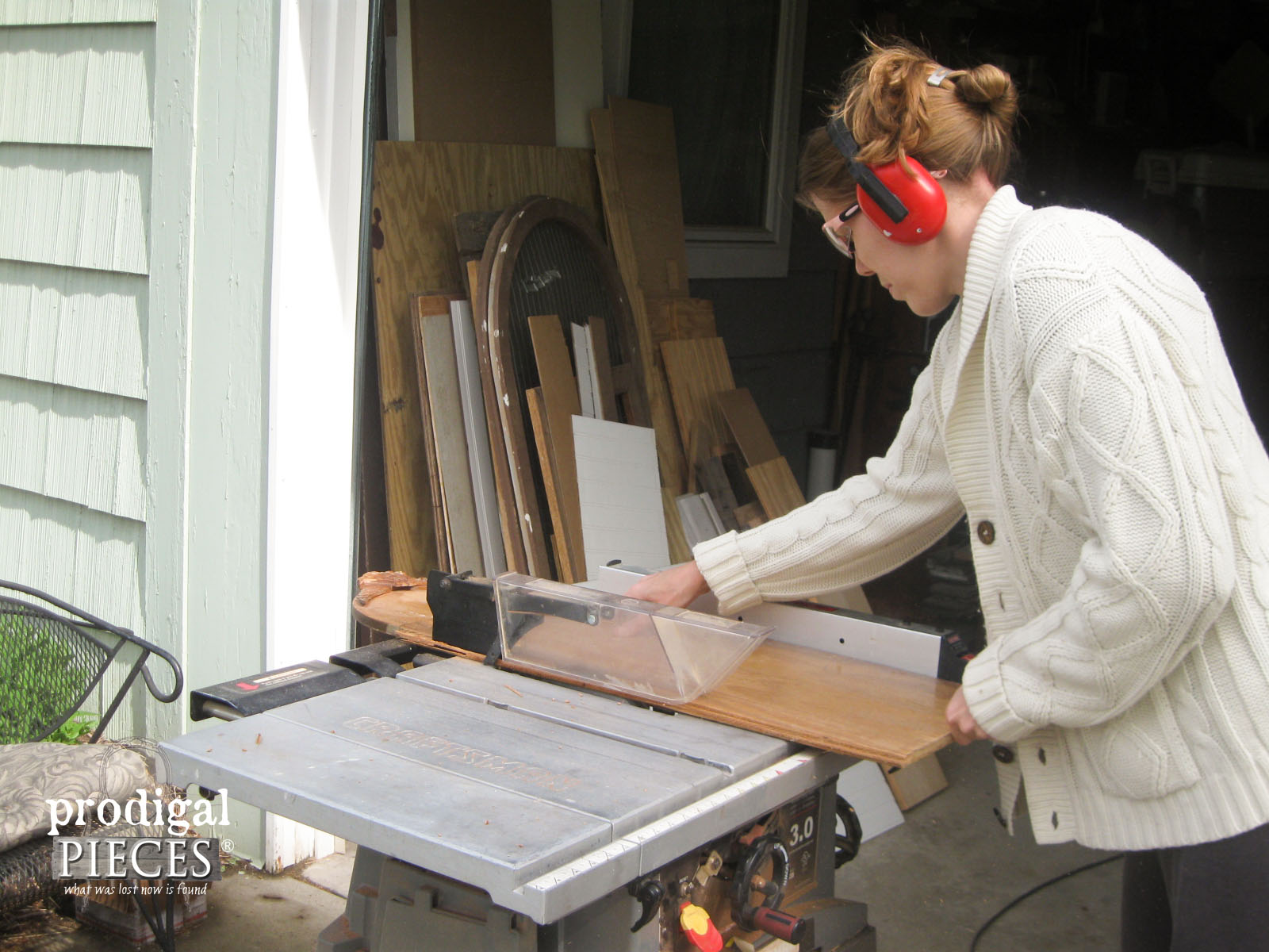 Using Table Saw to Cut Repurposed Chalkboard Menu | Prodigal Pieces | www.prodigalpieces.com