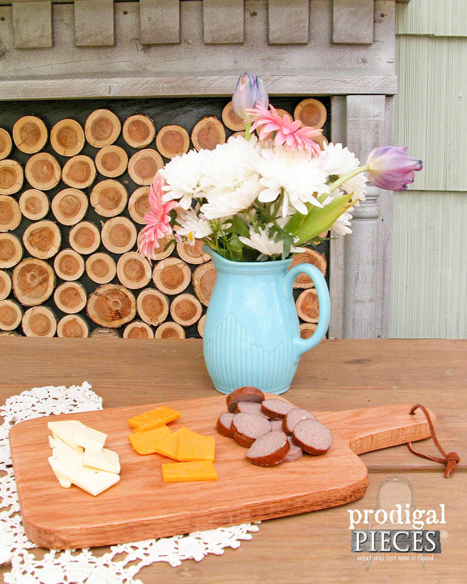 Create Your Own Farmhouse Cutting Board with this Tutorial by Prodigal Pieces | www.prodigalpieces.com