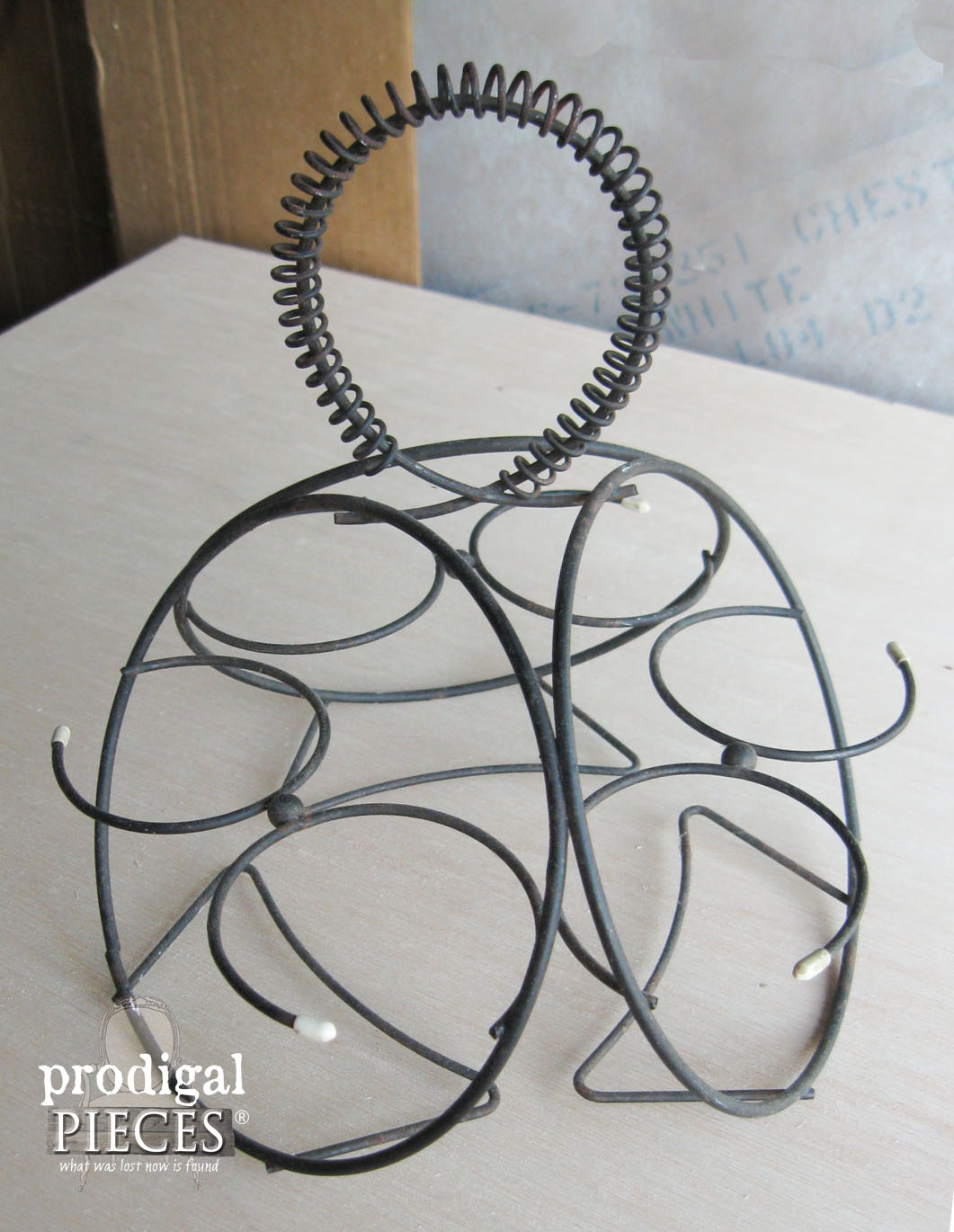 Wire Holder Finds New Purpose with the Help of Prodigal Pieces | www.prodigalpieces.com