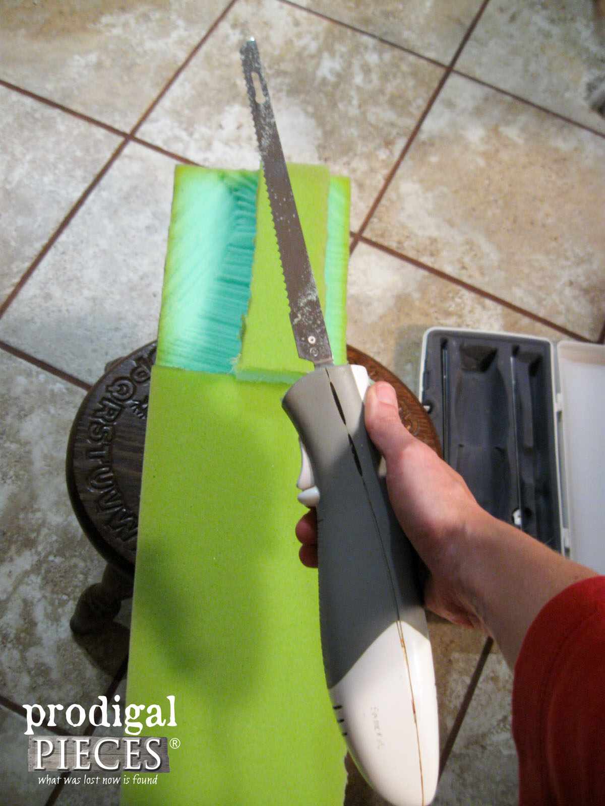 Cut Upholstery Foam with an Electric Carving Knife | Prodigal Pieces | www.prodigalpieces.com