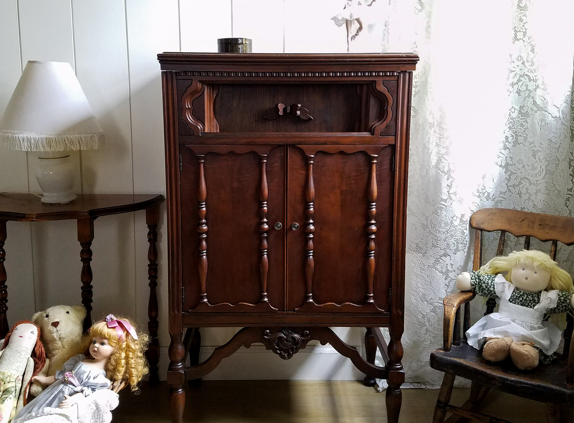 Featured Repurposed Antique Radio Cabinet by Prodigal Pieces | www.prodigalpieces.com