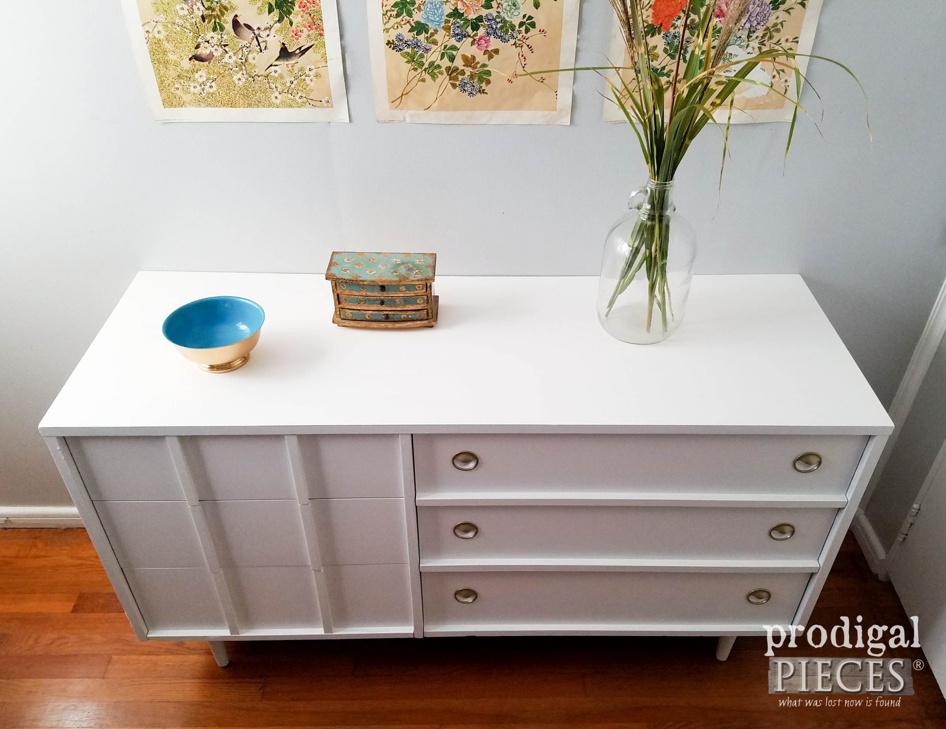 Vintage Mid Century Modern Dresser Top View | How to Paint Furniture with Larissa of Prodigal Pieces | prodigalpieces.com #prodigalpieces