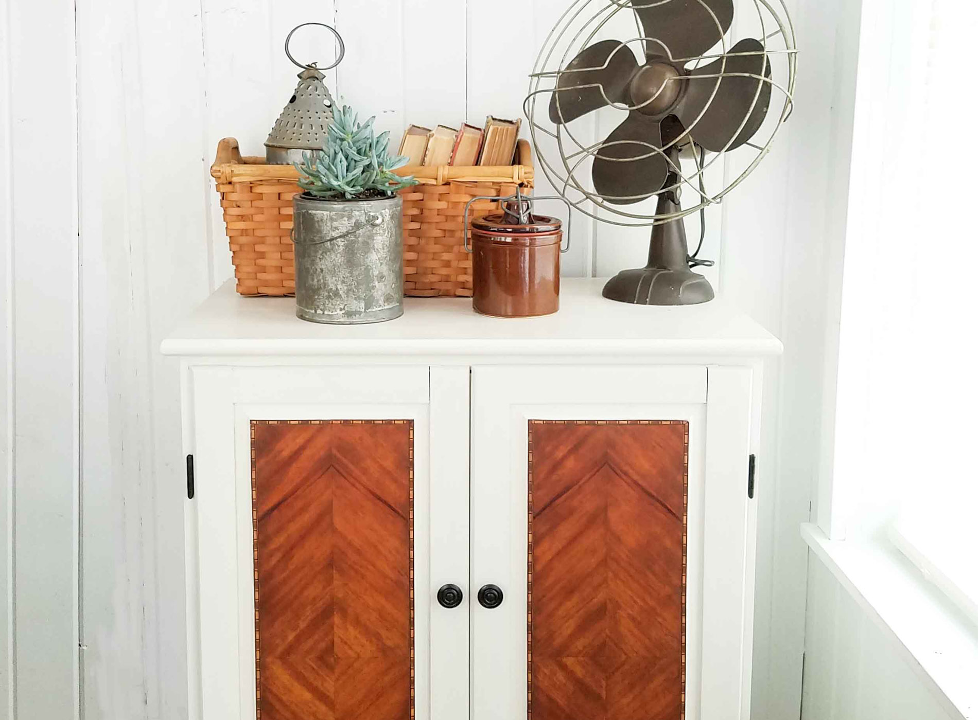 Featured Farmhouse Chic Cabinet Makeover by Prodigal Pieces | prodigalpieces.com