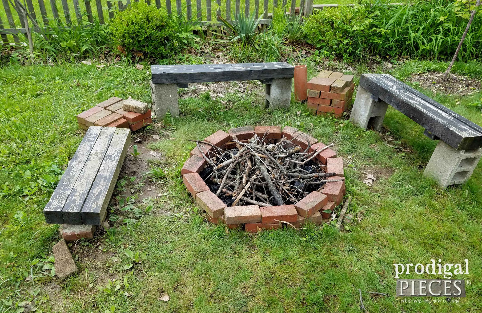 Diy Fire Pit Backyard Budget Decor, How To Decorate Fire Pit Area