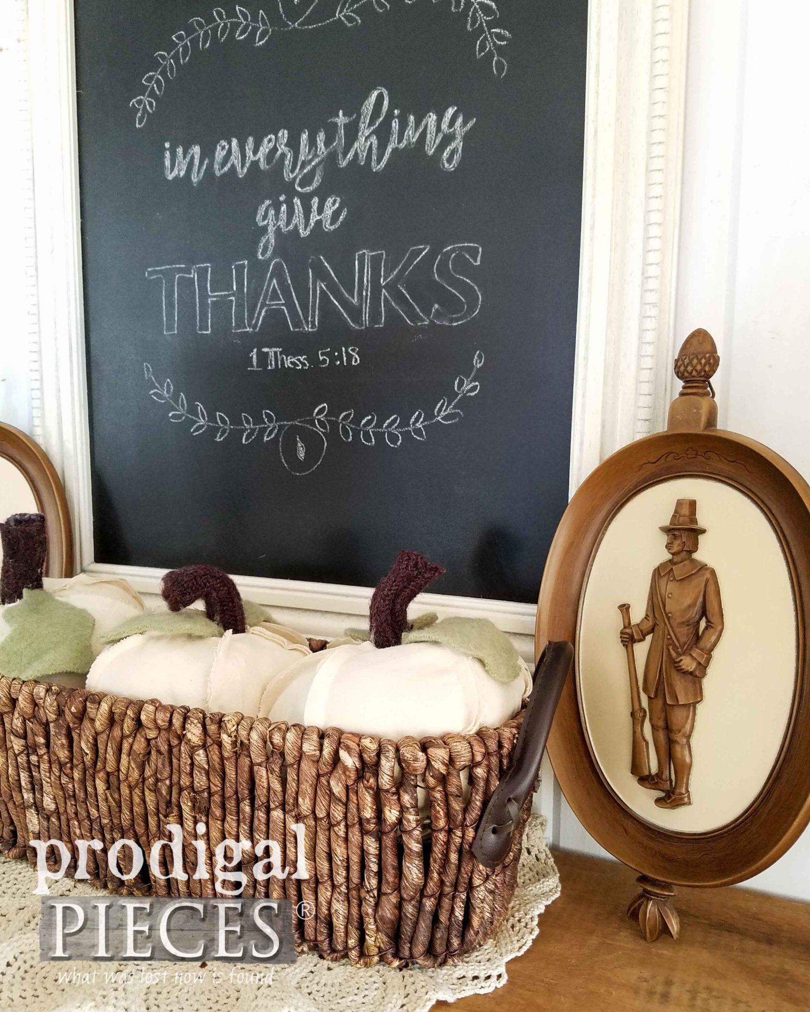 Vintage Thanksgiving Decor with Chalkboard | prodigalpieces.com