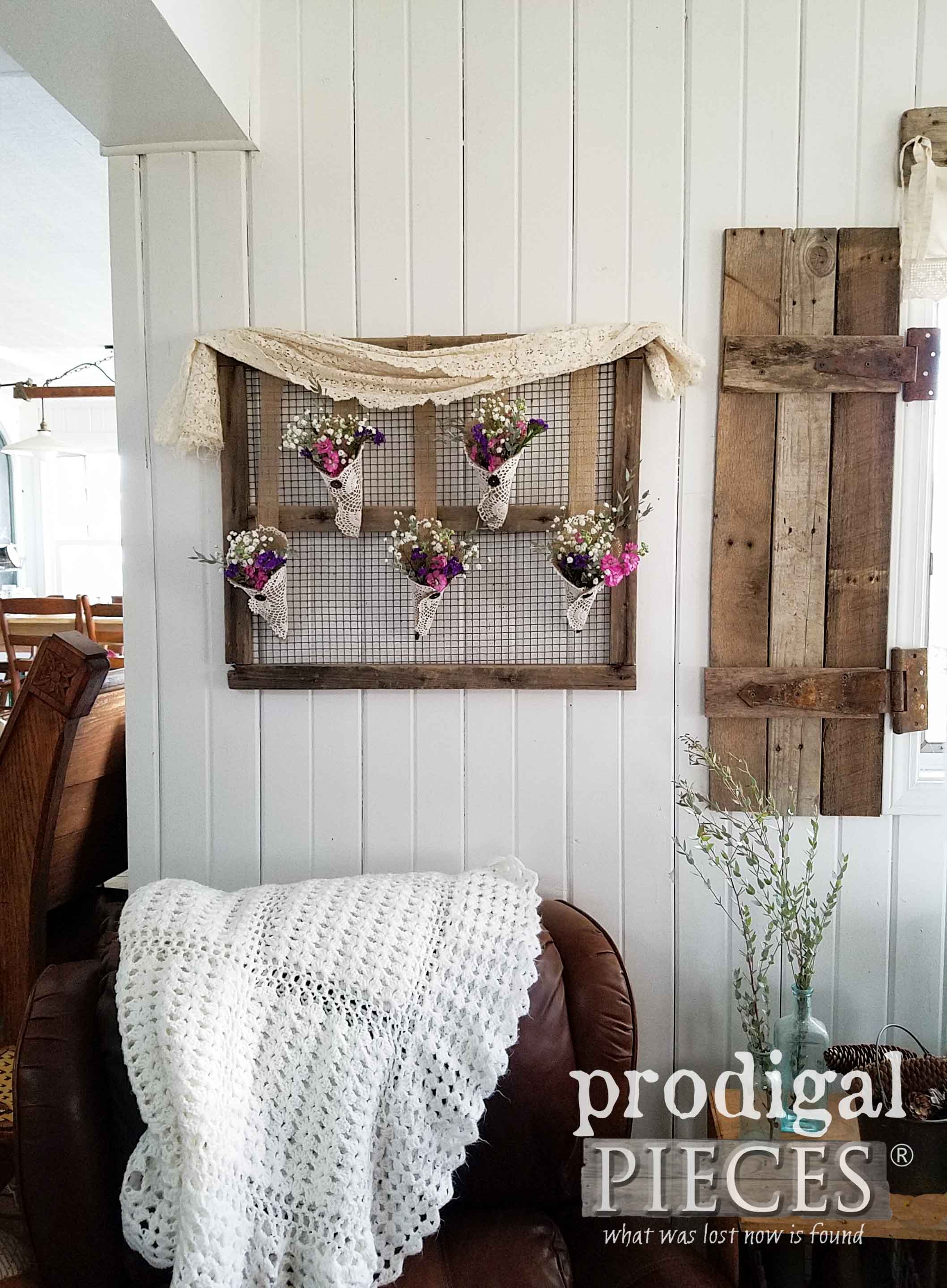 Create your Own Rustic Farmhouse Wall Art from Flea Market Finds. Art by Larissa of Prodigal Pieces | prodigalpieces.com