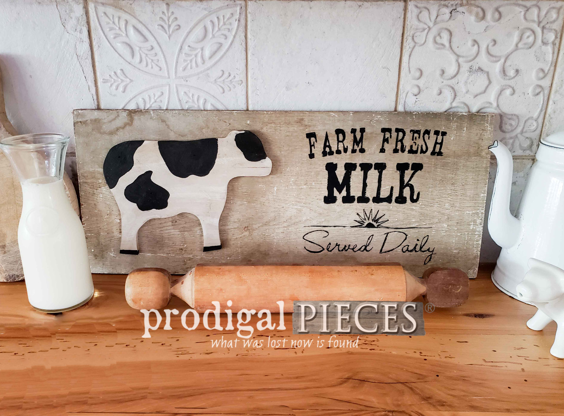 Featured Repurposed Cutting Boards by Larissa of Prodigal Pieces for some DIY fun | prodigalpieces.com