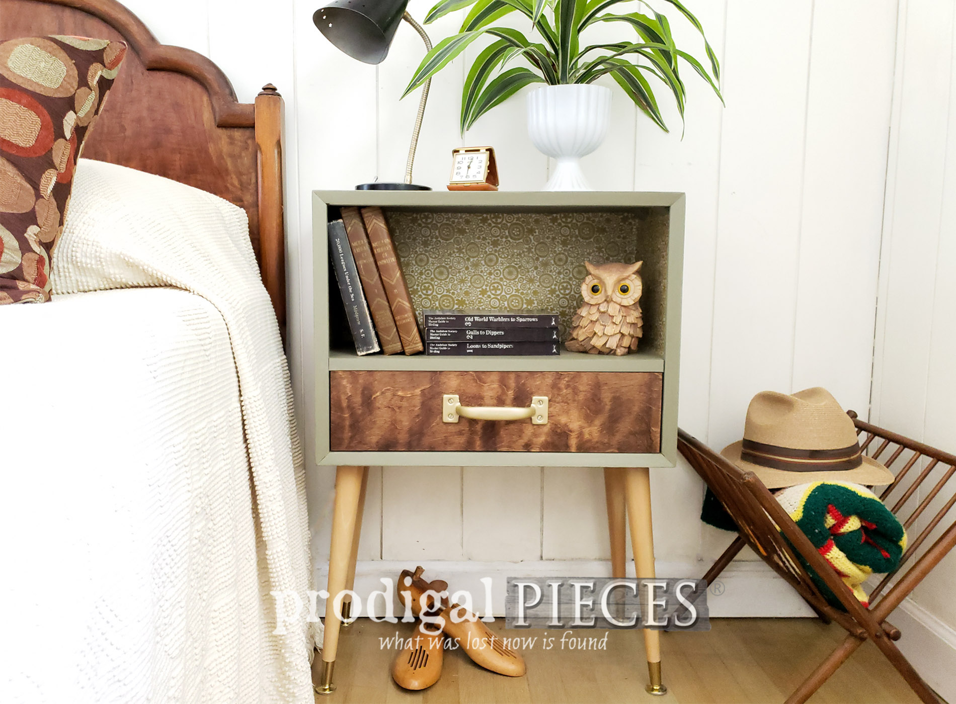 Featured Mid Century Modern Nightstand Created from a Curbside Find by Larissa of Prodigal Pieces | prodigalpieces.com