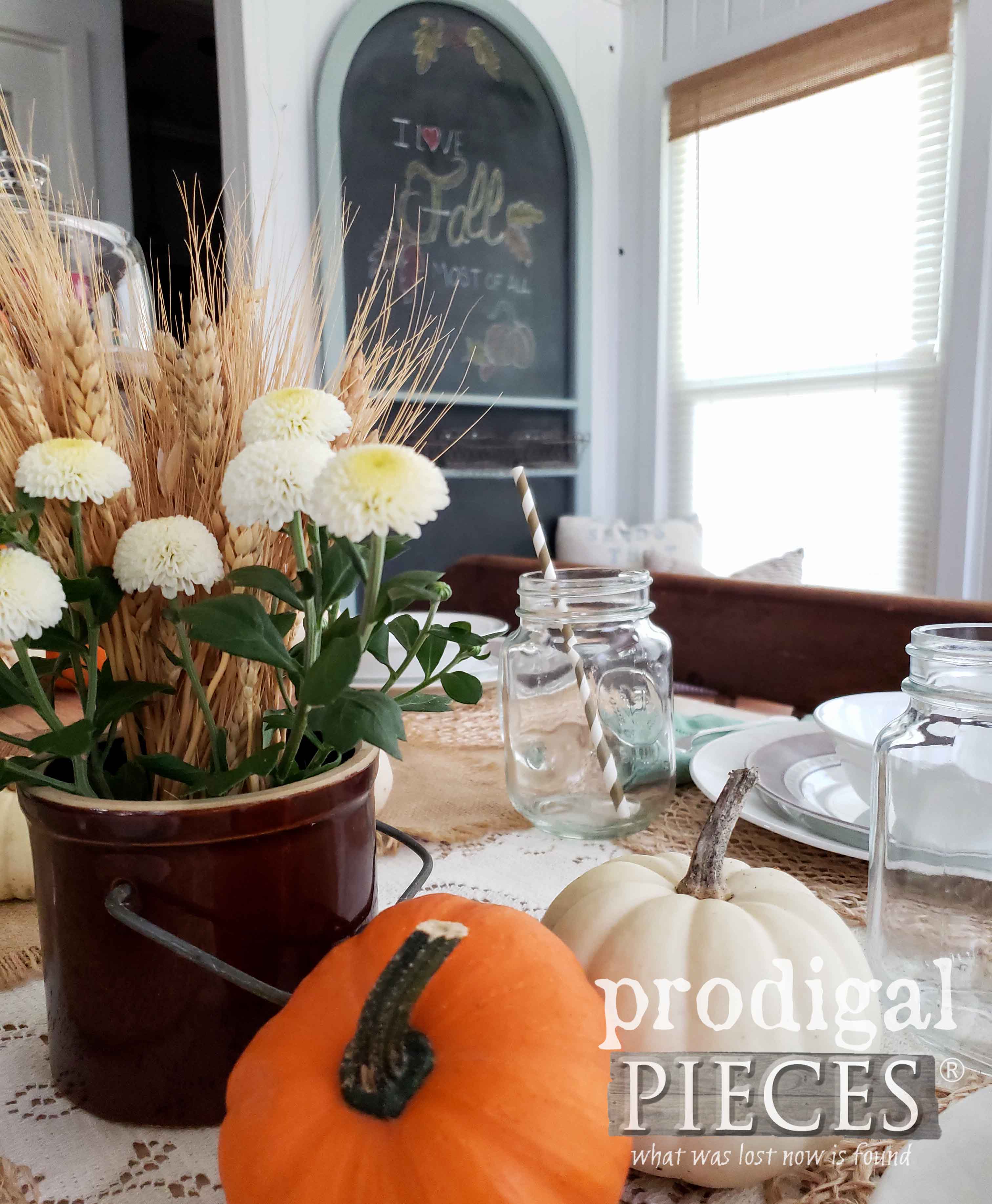 Rustic Farmhouse Fall Decor with Tips from Larissa of Prodigal Pieces | prodigalpieces.com