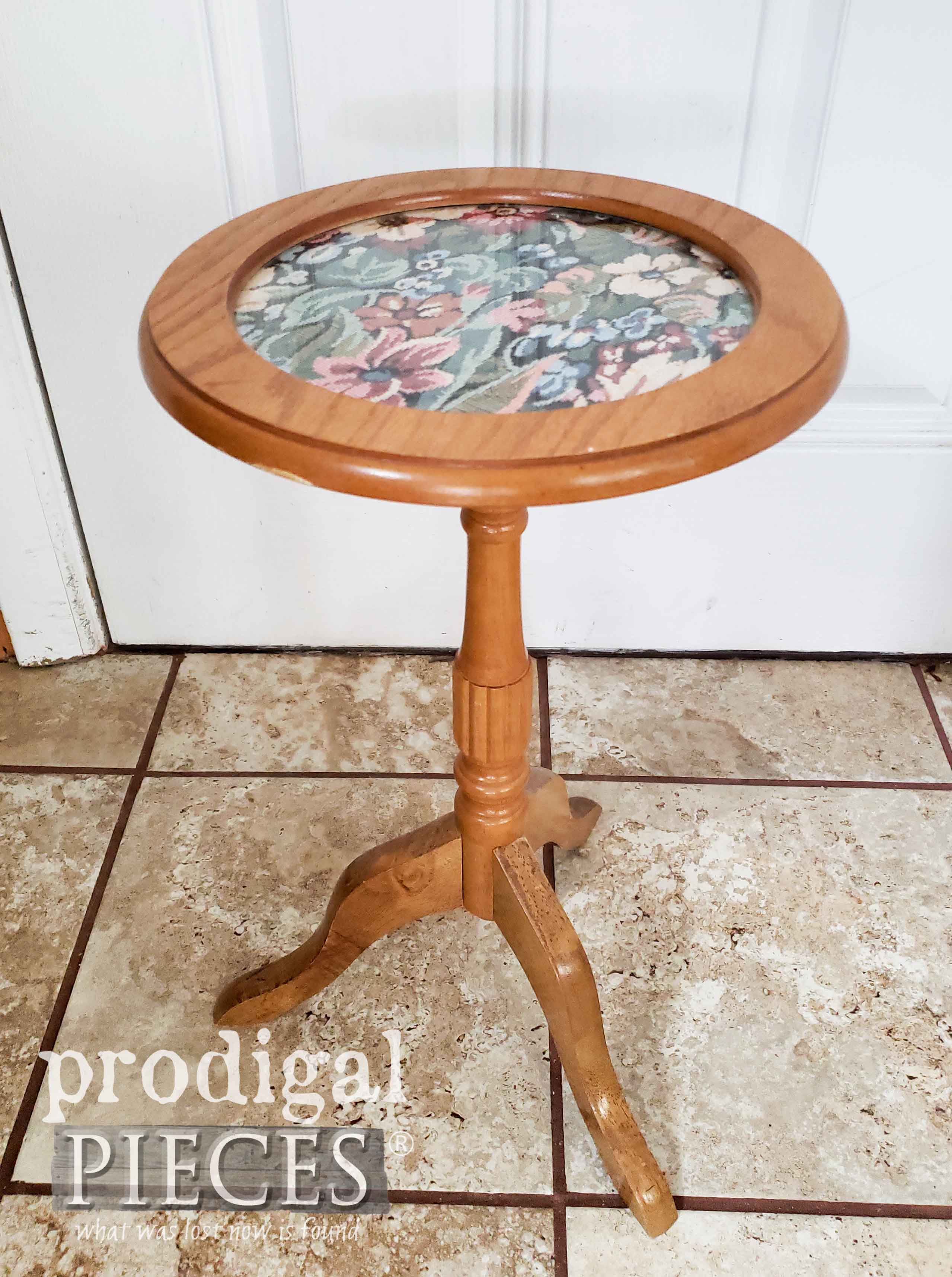 Round Accent Table Before Makeover into DIY Clock Face Table | prodigalpieces.com