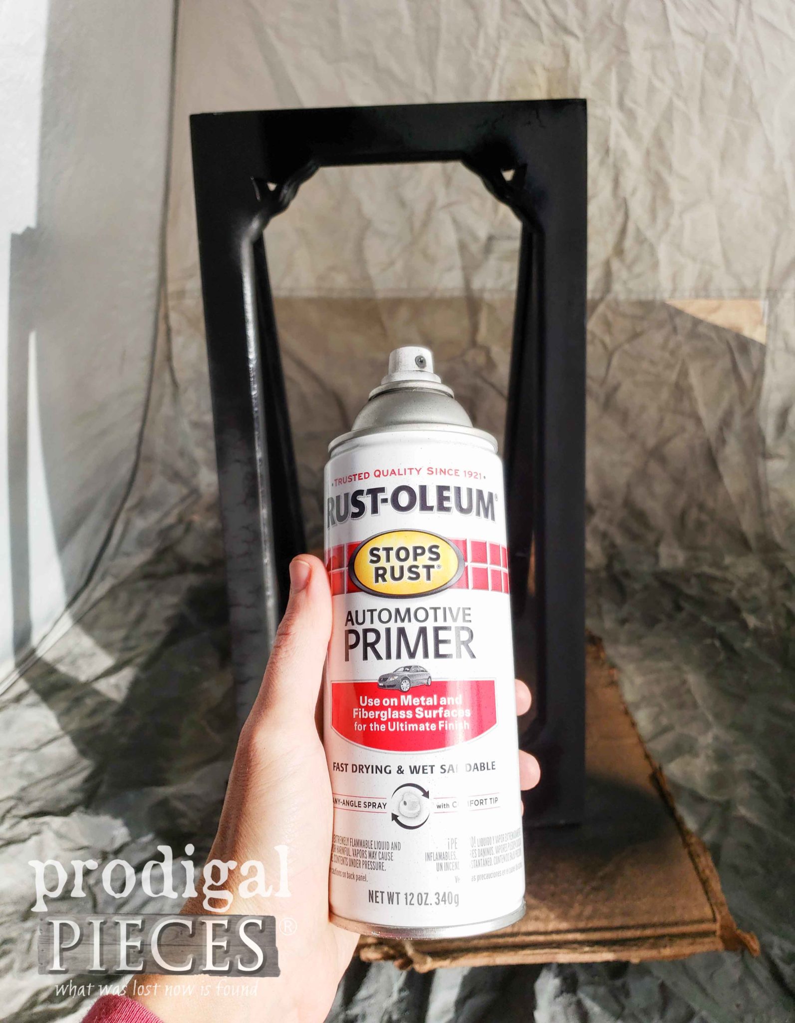 Rustoleum Flat Gray Spray Paint Primer for Upcycled Old Christmas Decor | prodigalpieces.com