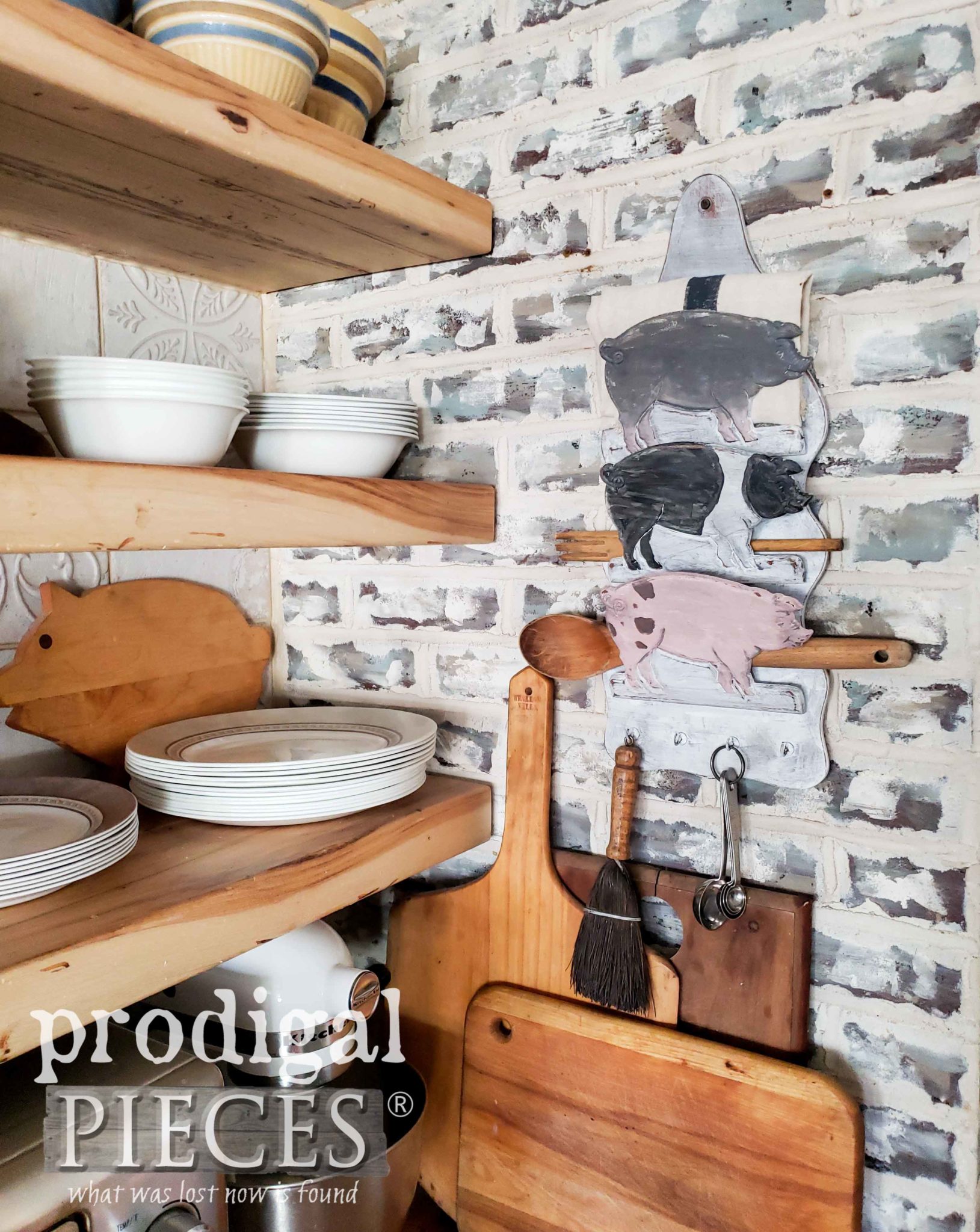 Farmhouse Kitchen Decor with Upcycled Letter Holder Turned Wall Utensil Holder | by Larissa of Prodigal Pieces | prodigalpieces.com #prodigalpieces #farmhouse #home #diy #vintage #homedecor #handmade #homedecorideas