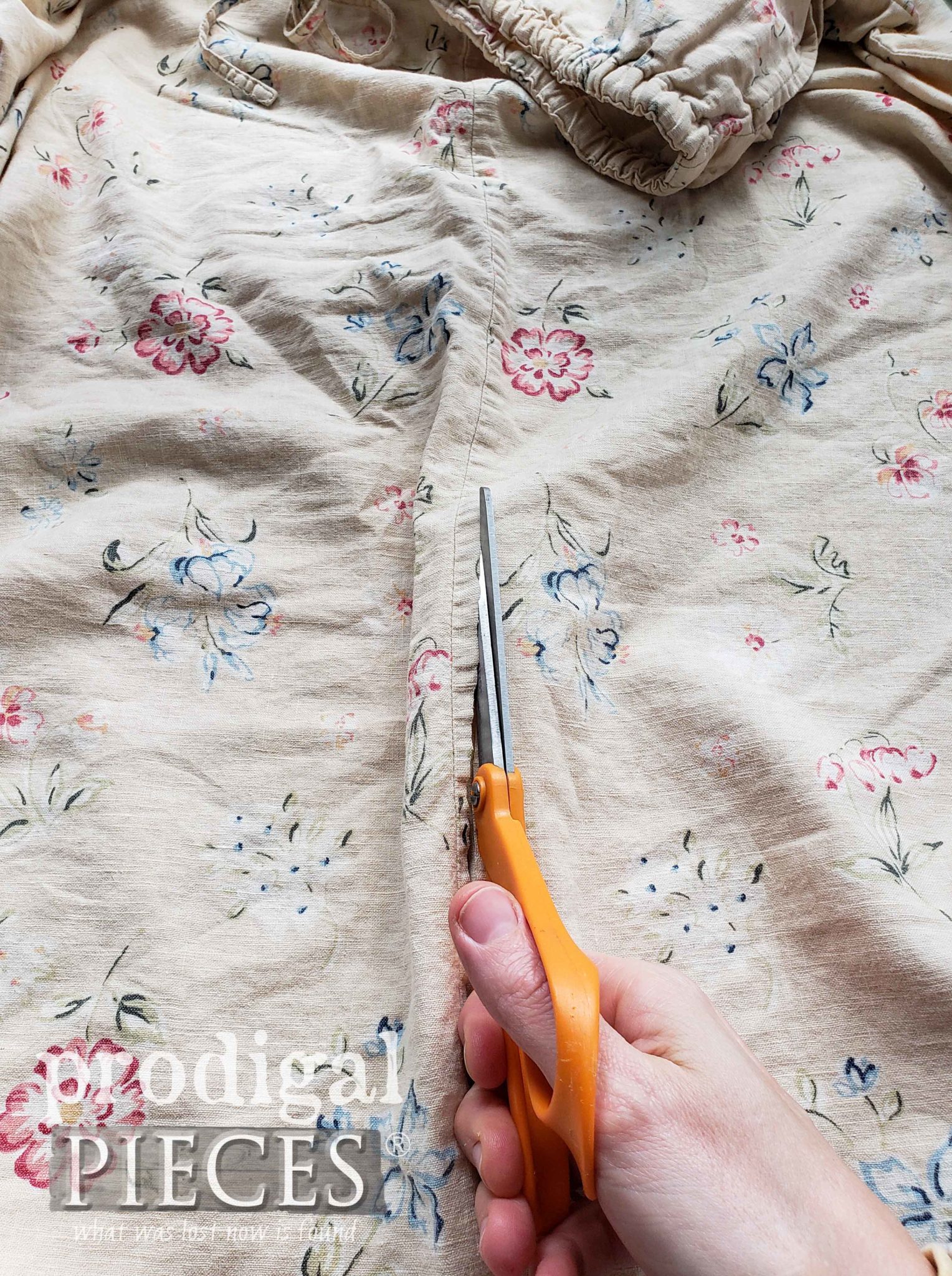Cutting Linen Skirt for Upcycled Lunch Bags | prodigalpieces.com