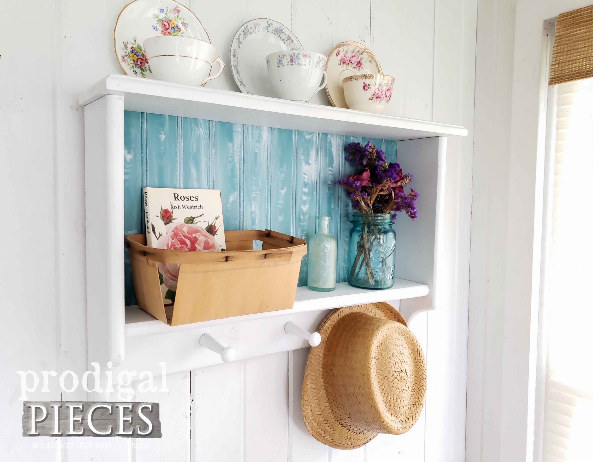 Beach Style Towel Coat Rack for your Home Decor by Larissa of Prodigal Pieces | prodigalpieces.com #prodigalpieces #diy #handmade #home #homedecor #beach 