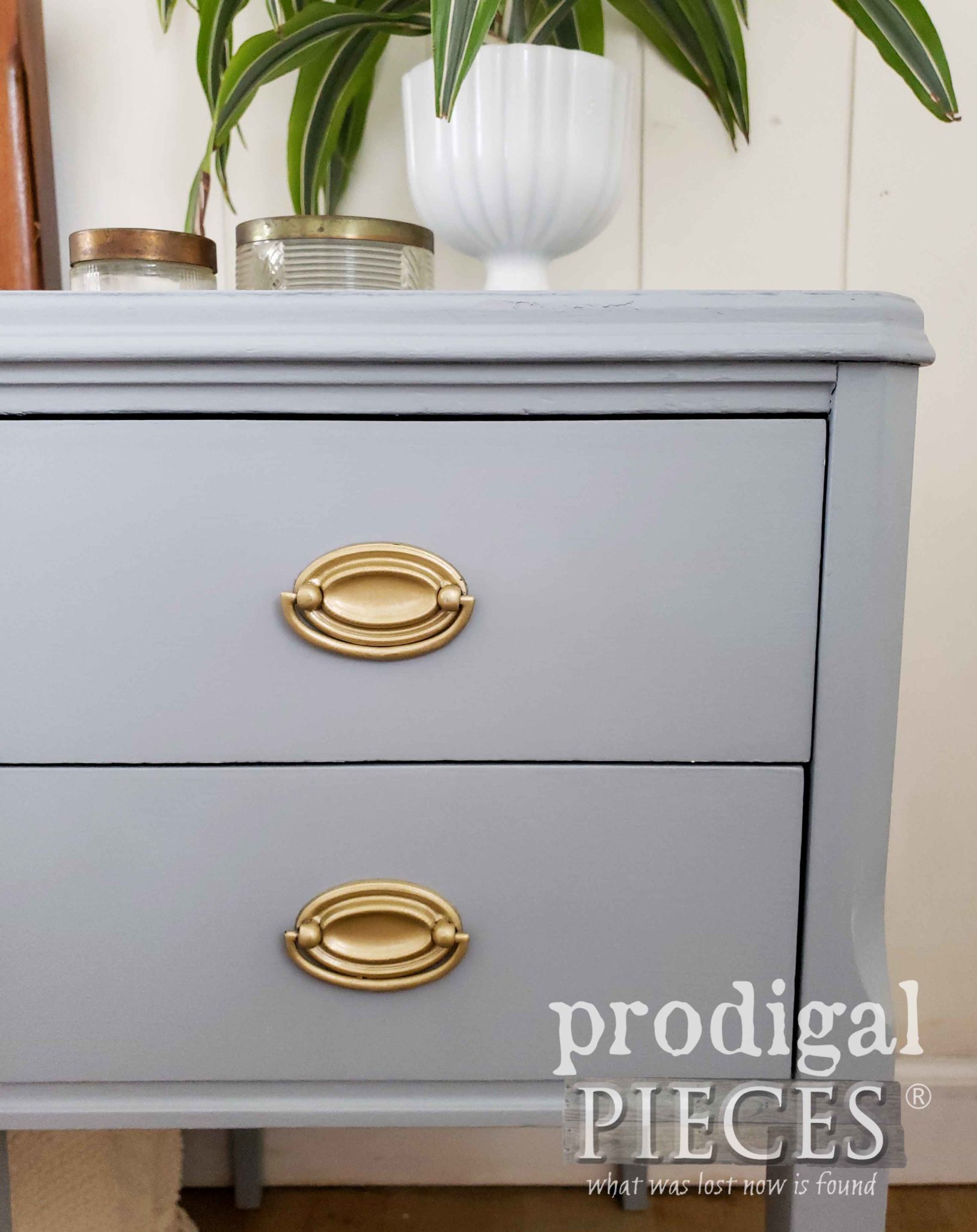 Painted Gold Drawer Pulls on Vintage Nightstand by Larissa of Prodigal Pieces | prodigalpieces.com #prodigalpieces #diy #furniture #home #vintage #homedecor
