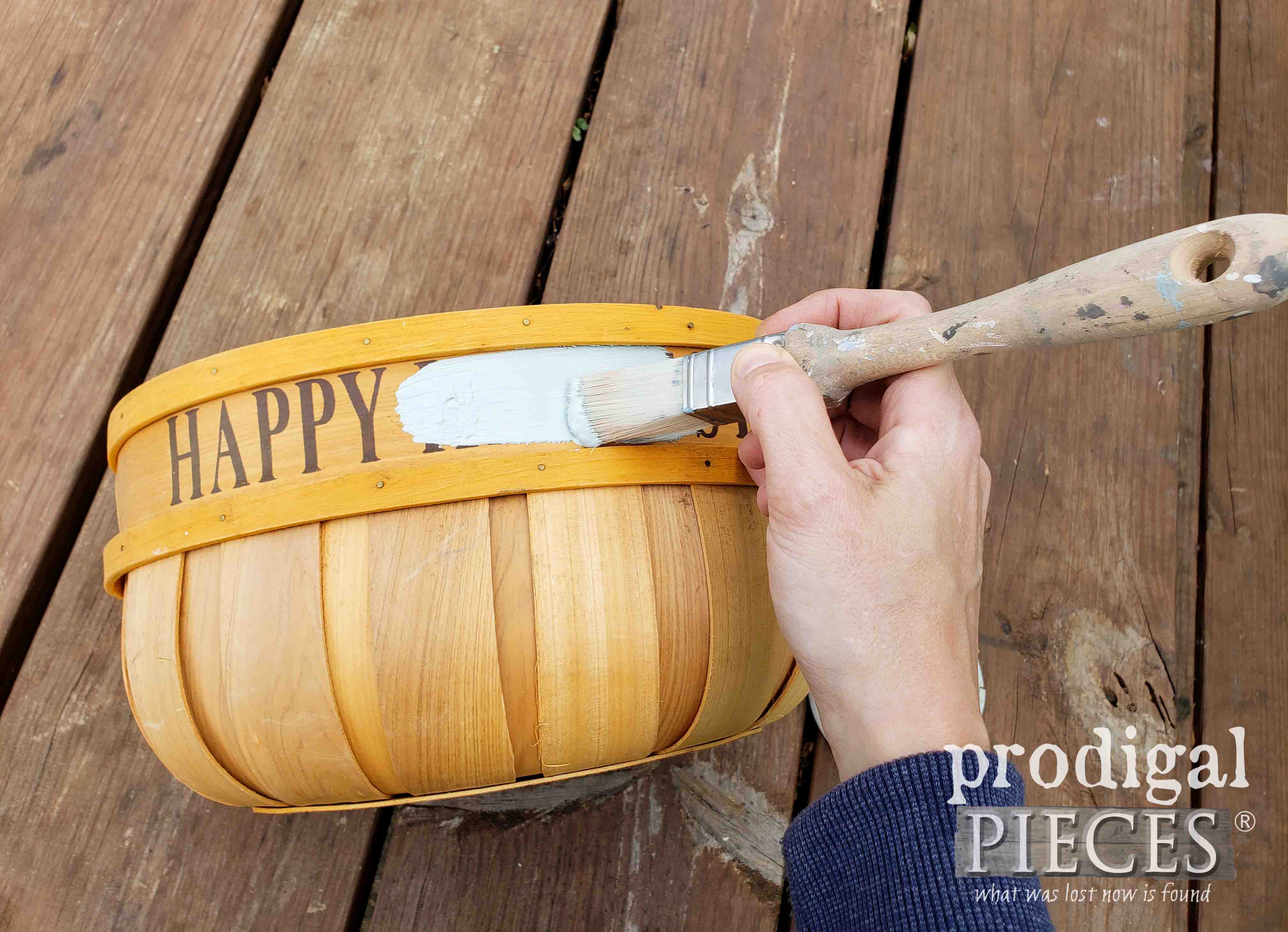 Painting Thrift Store Basket for DIY Mother's Day Gift | by Prodigal Pieces | prodigalpieces.com 