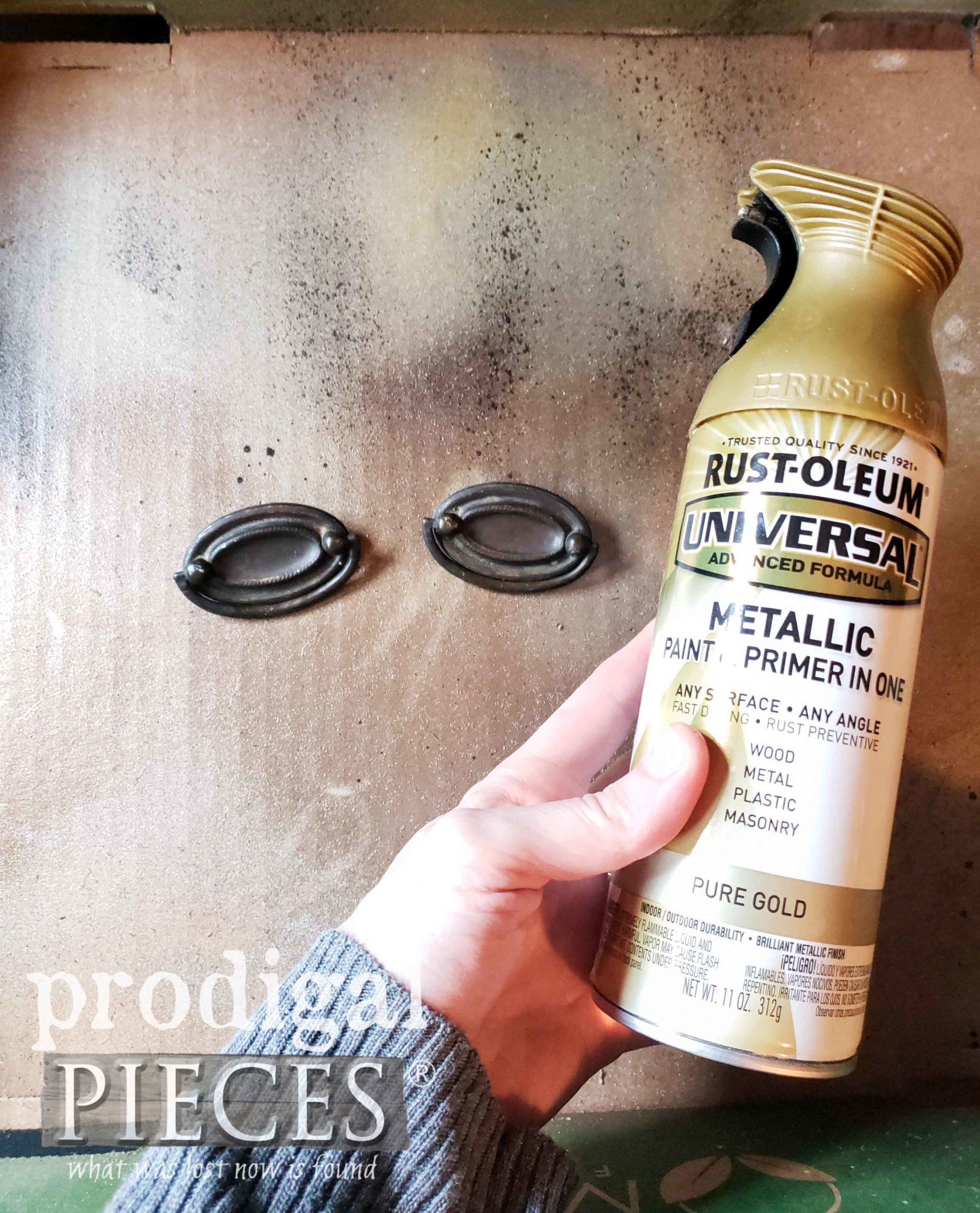 Spray Painting Hardware with Pure Gold Spray Paint | prodigalpieces.com