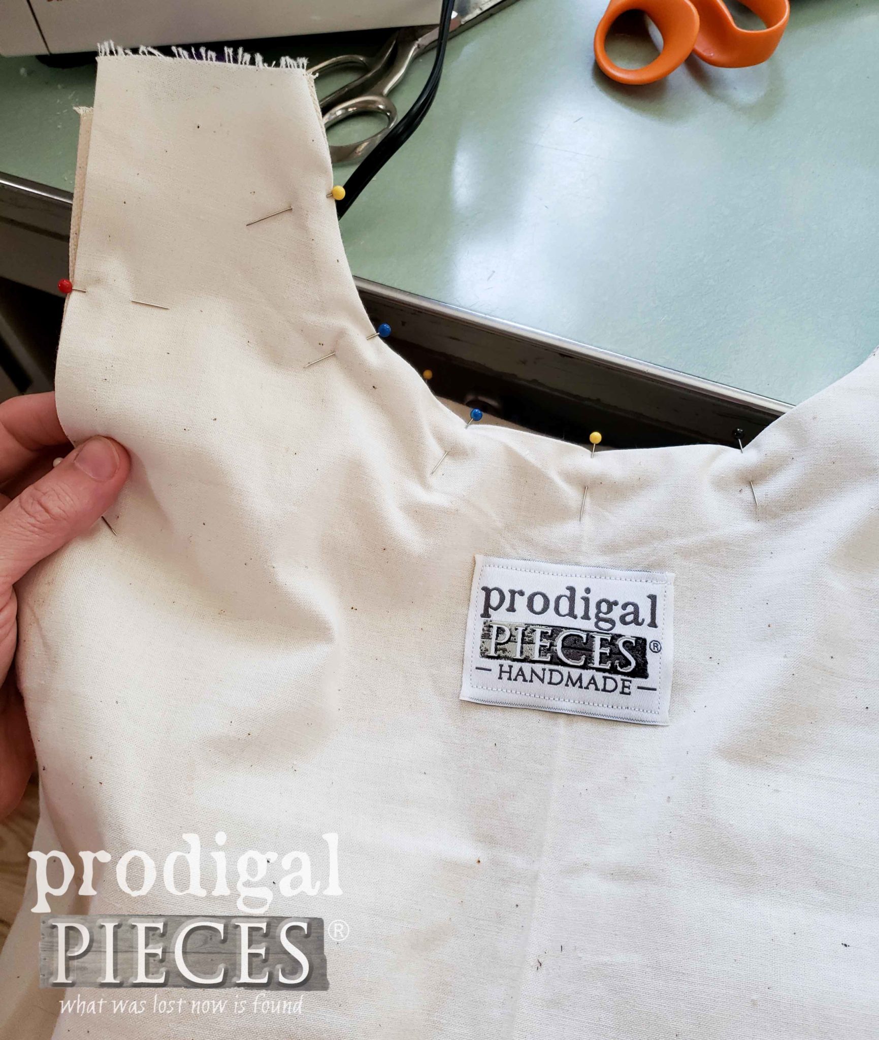Larissa of Prodigal Pieces sewing her feed sack tote bag | prodigalpieces.com #prodigalpieces #sewing #farmhouse