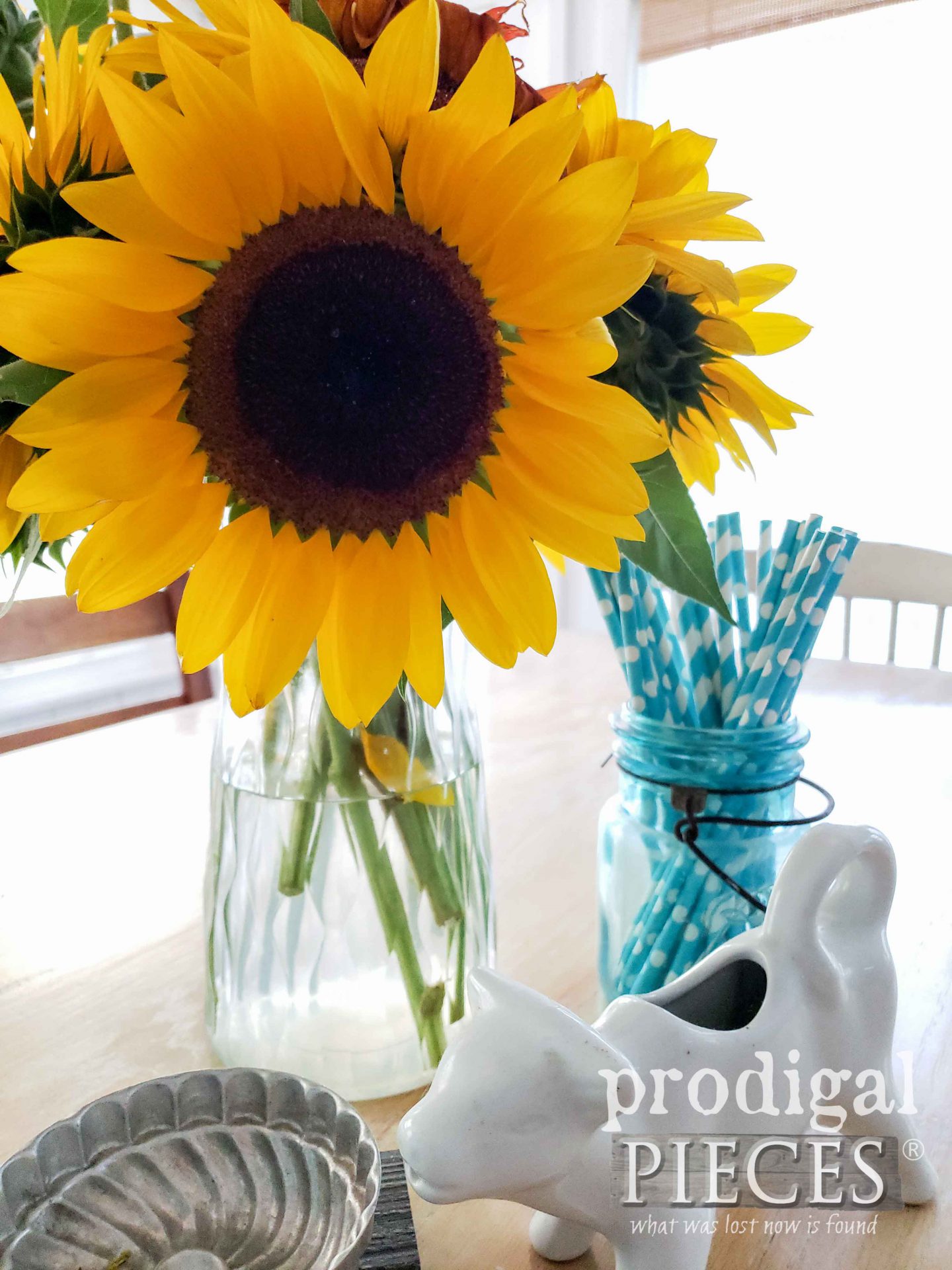 Homegrown Sunflower Bouquet by Larissa of Prodigal Pieces | prodigalpieces.com #prodigalpieces #sunflower #garden #gardening #farmhouse
