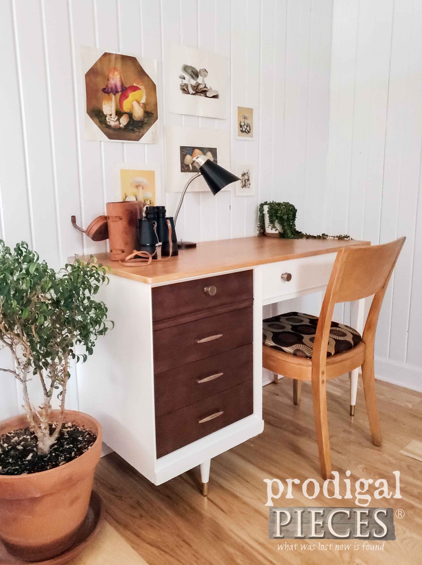 Vintage Mid Century Modern Desk Set with Heywood Wakefield Chair by Larissa of Prodigal Pieces | prodigalpieces.com #prodigalpieces #midcentury #modern #furniture #home #homedecor #vintage