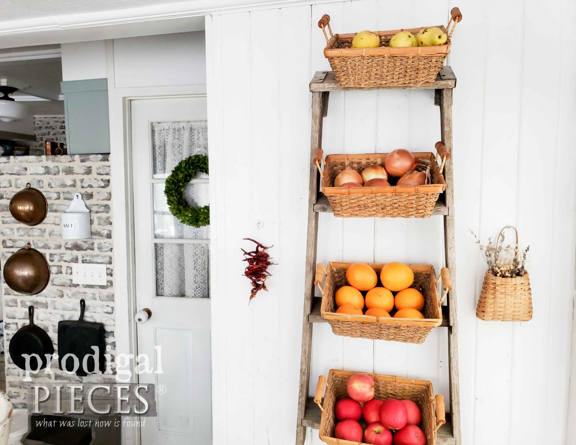 DIY Farmhouse Decor Tour with oodles of upcycling ideas by Larissa of Prodigal Pieces | prodigalpieces.com #prodigalpieces #diy #farmhouse #hometour #homedecor #kitchen