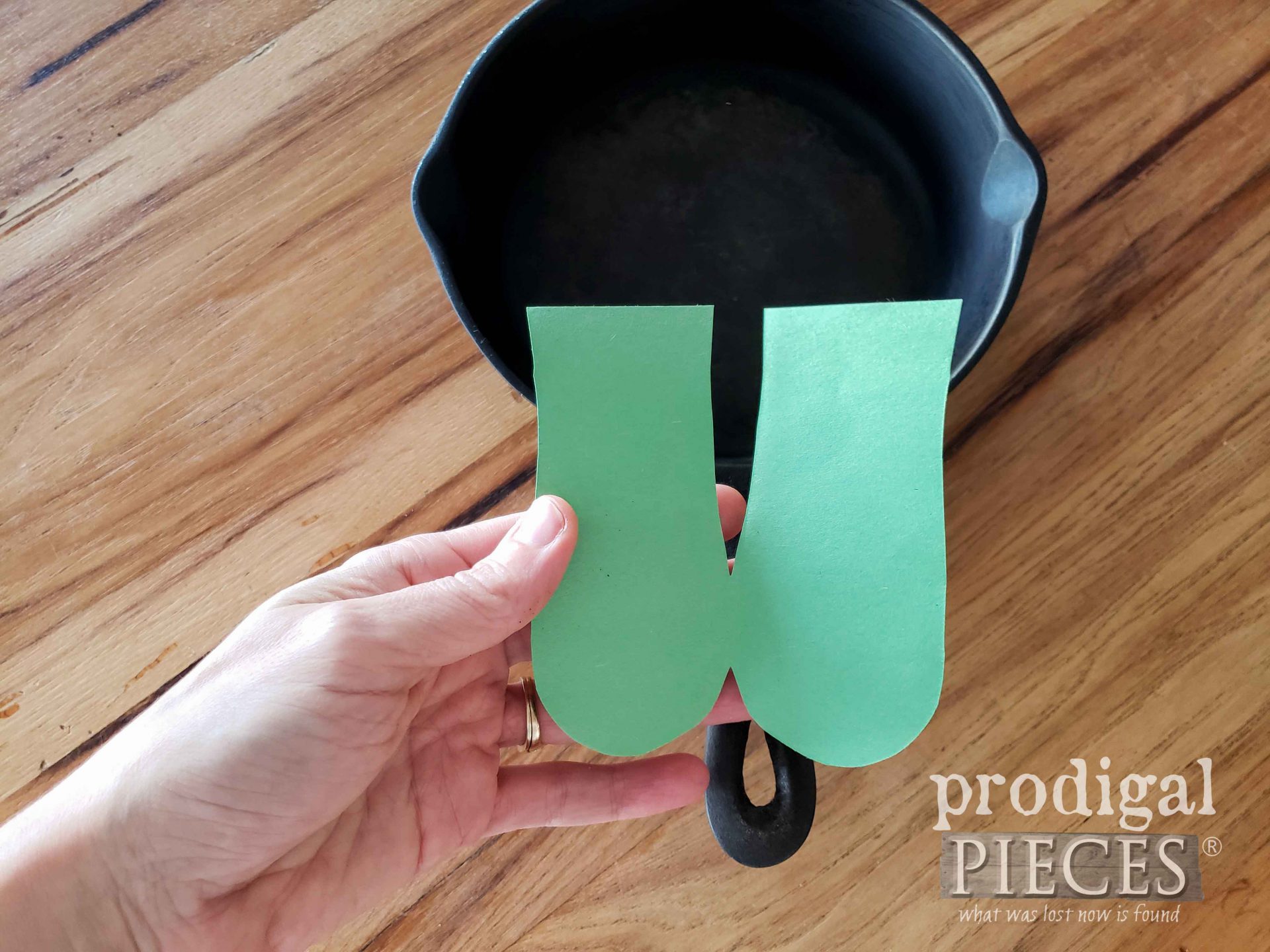Upcycled Leather Pot Holder Rough Cut Template | prodigalpieces.com 