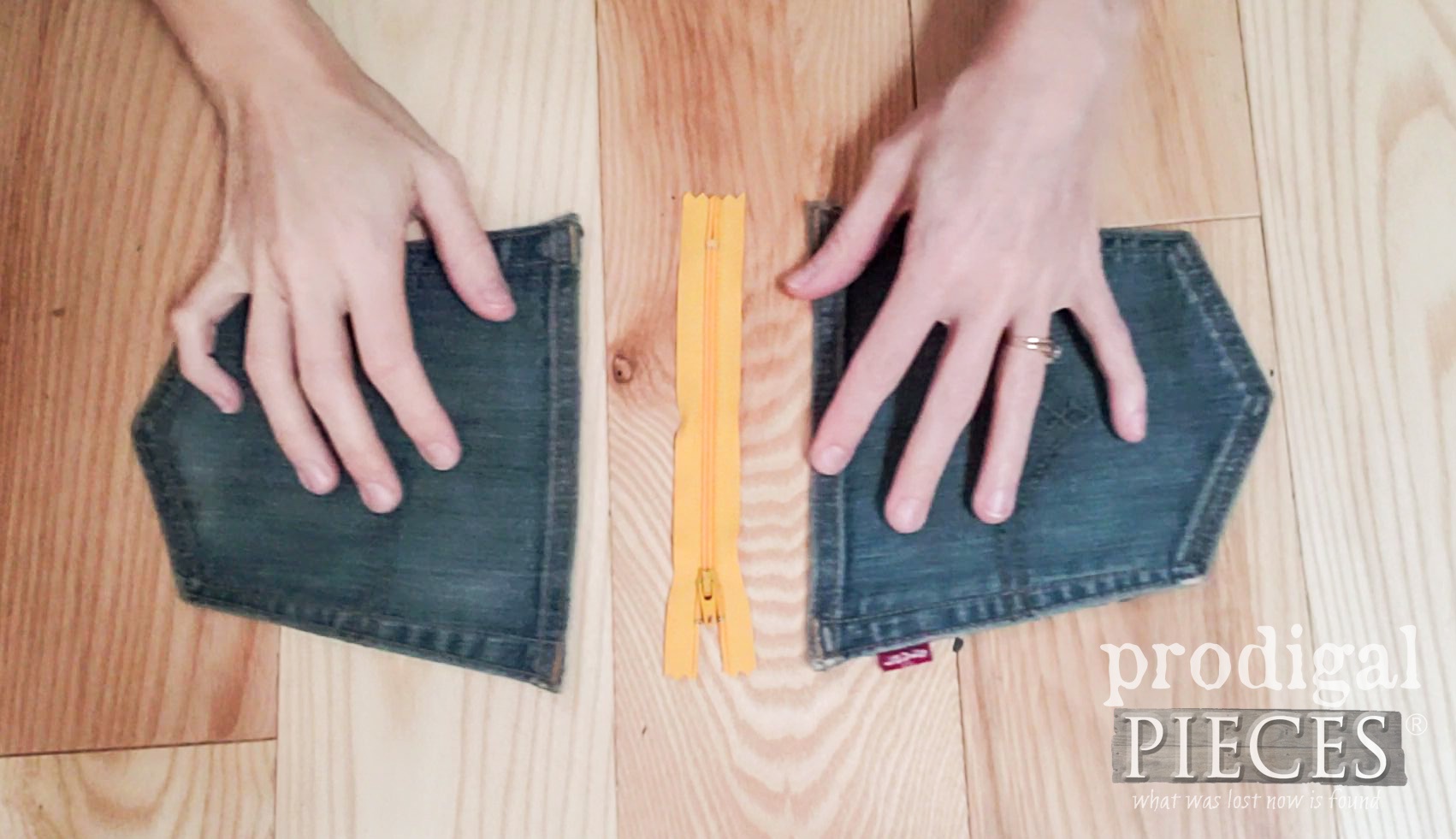 DIY Denim Pocket Purse Layout | prodigalpieces.com