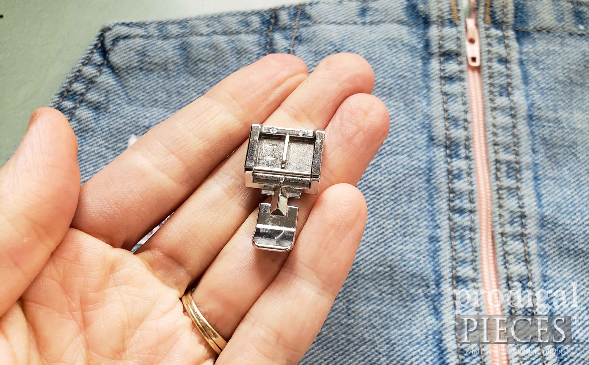 Zipper Foot for Sewing Machine | prodigalpieces.com