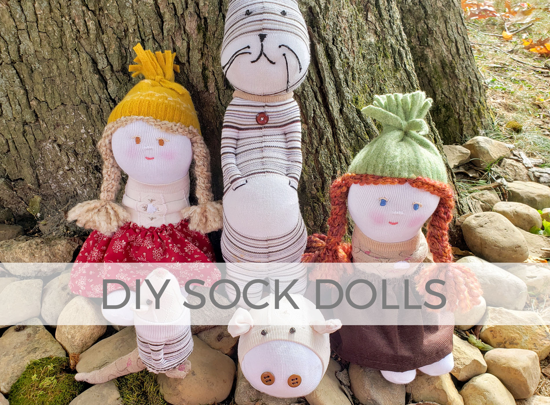How cute are these DIY sock dolls? Sew up some fun with Larissa of Prodigal Pieces | prodigalpieces.com #prodigalpieces