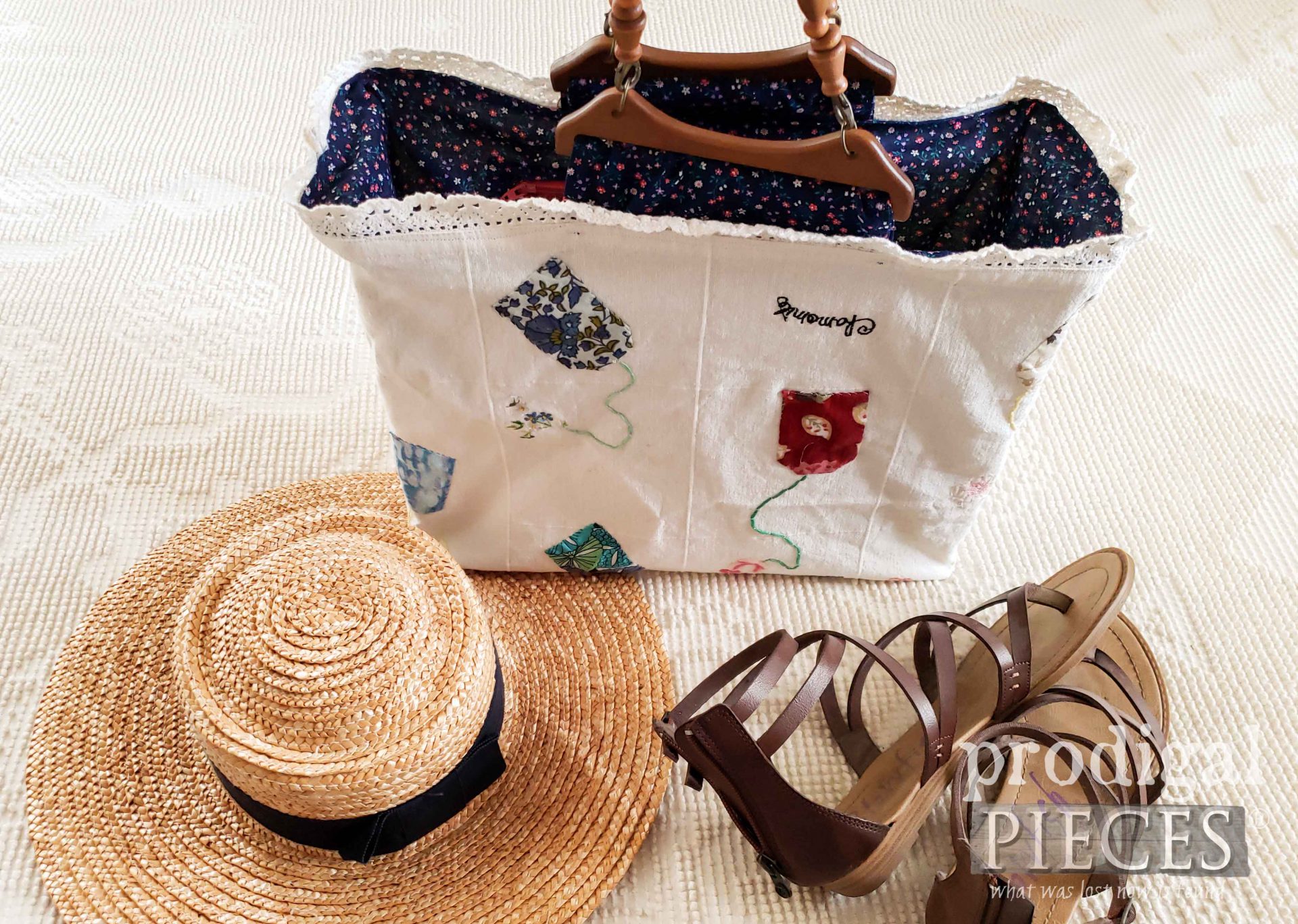 Vintage Embroidery Tote Bag by Larissa of Prodigal Pieces | prodigalpieces.com #prodigalpieces #handmade #home #fashion #diy