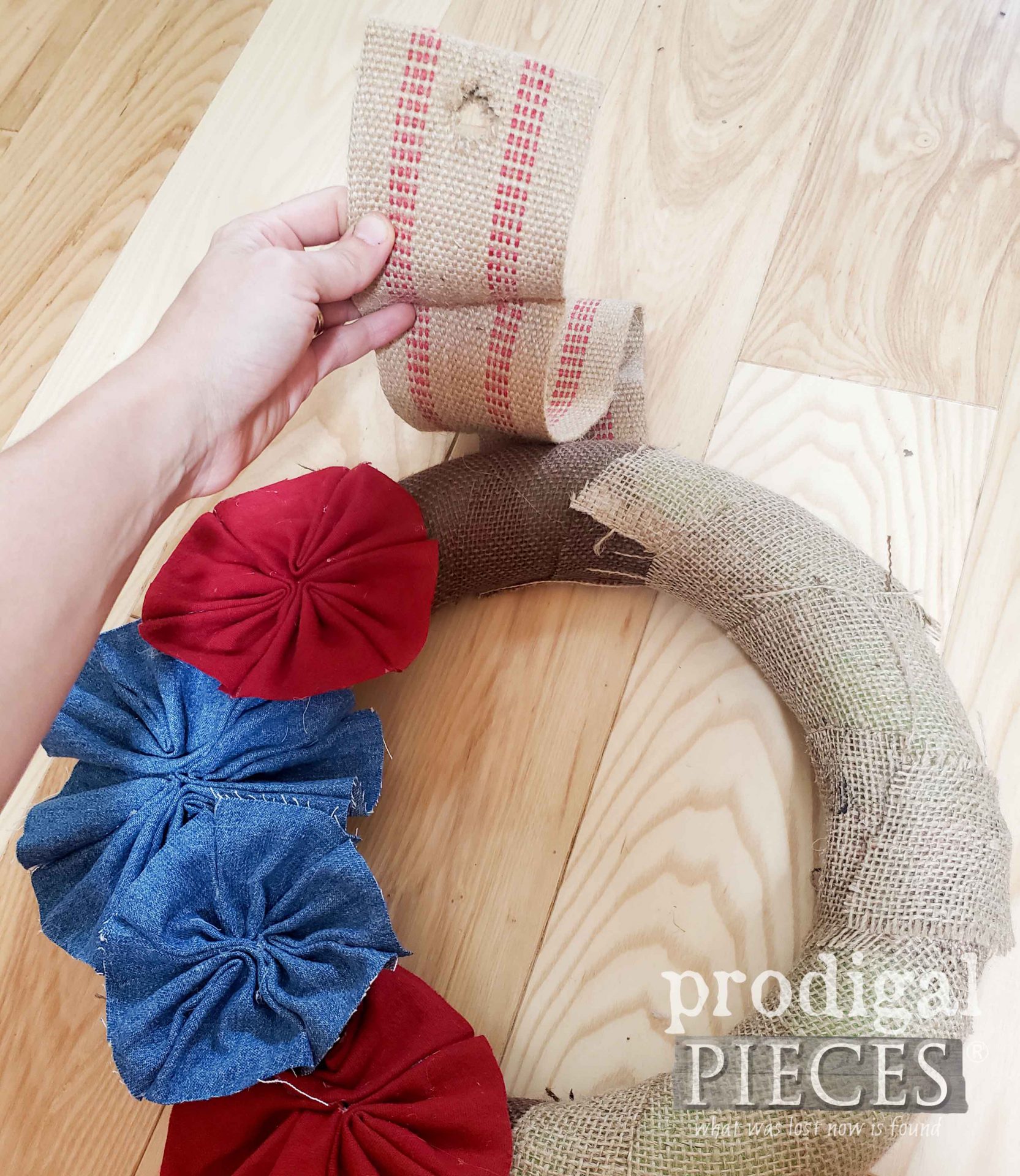 Using Upholstery Webbing for Wreath Hanger | prodigalpieces.com 