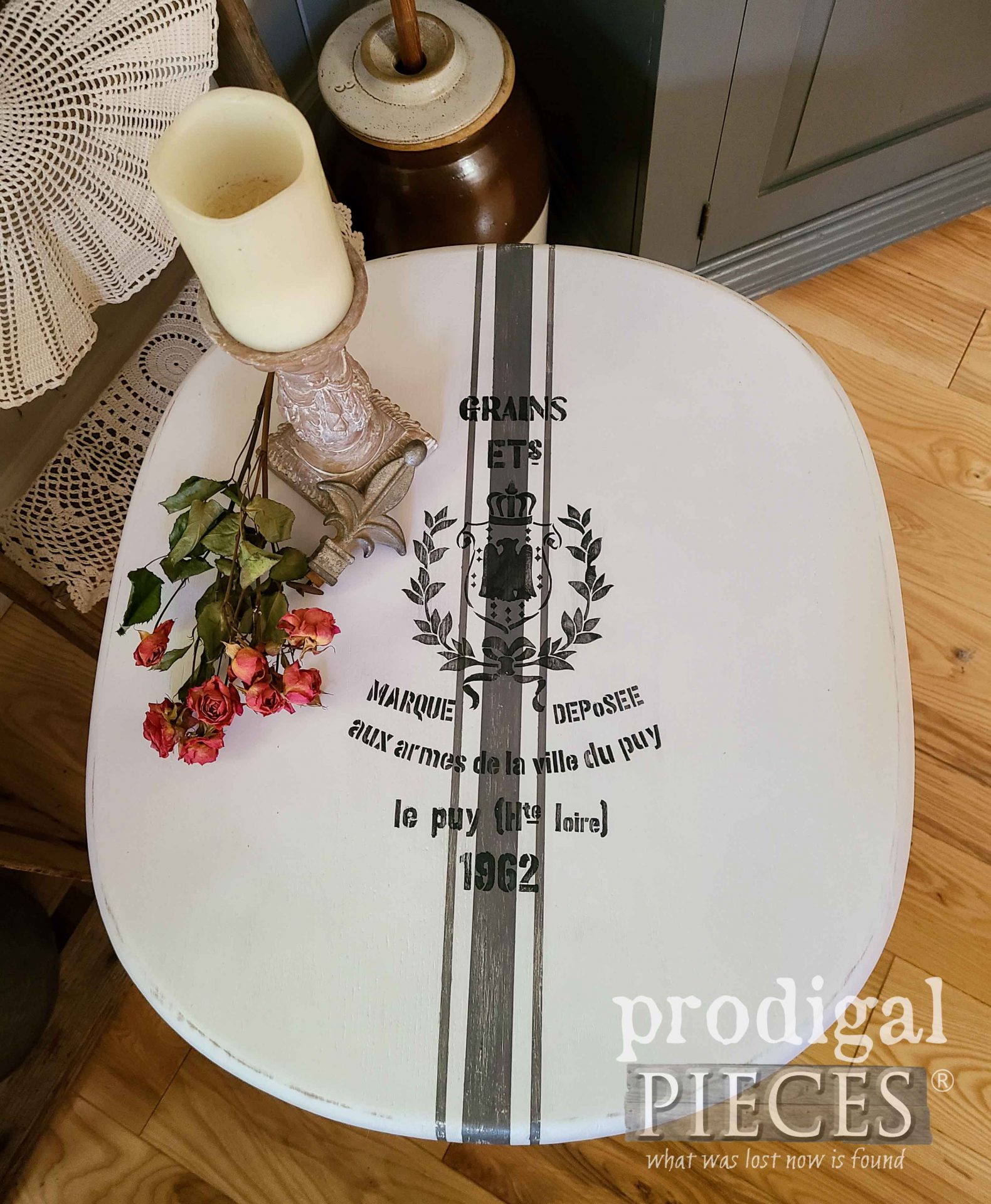 DIY Grain Sack Painted Side Table Top by Larissa of Prodigal Pieces | prodigalpieces.com #prodigalpieces #diy #french #farmhouse #furniture
