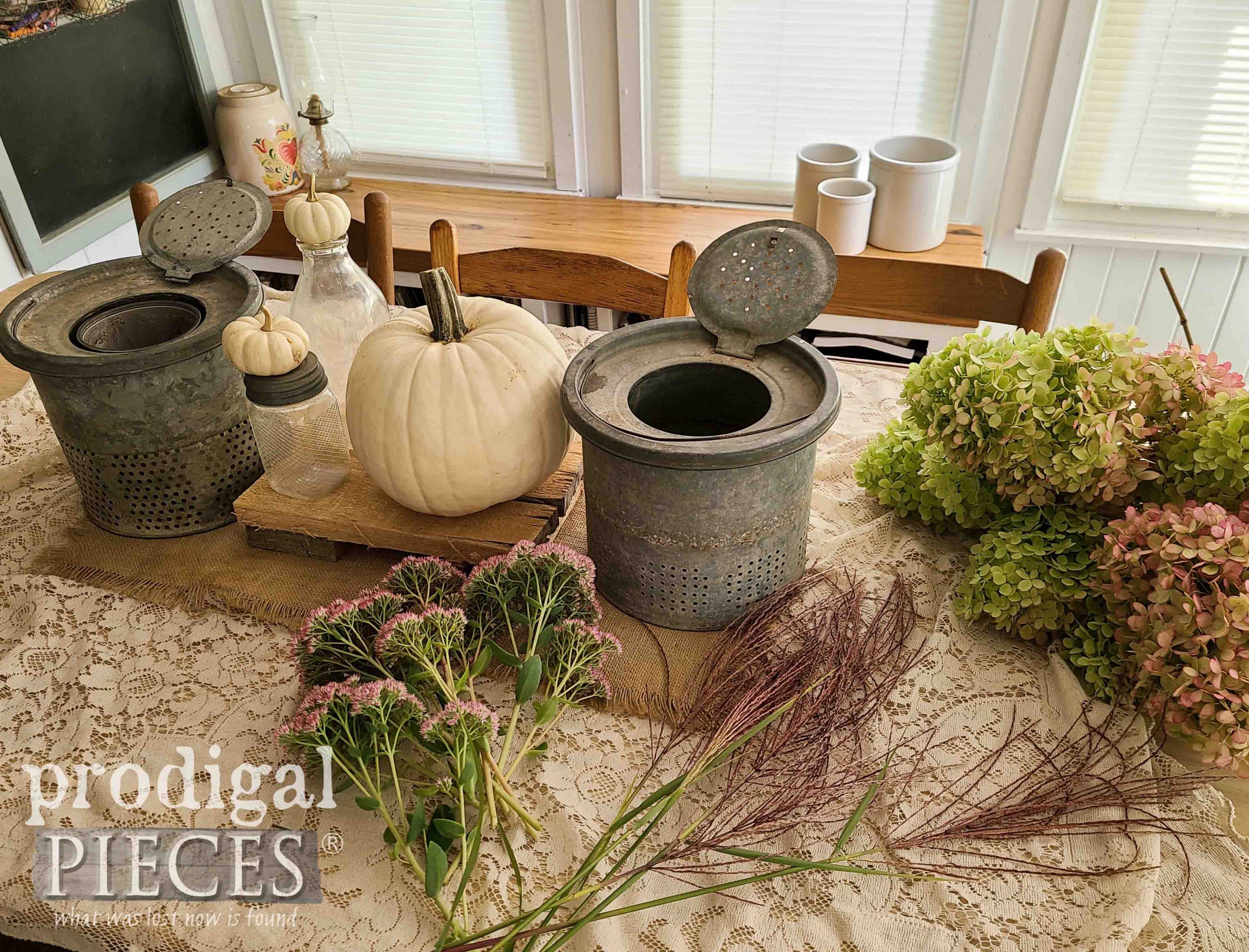 Natural Fall Decorating with Garden Goodies by Prodigal Pieces | prodigalpieces.com #prodigalpieces.com