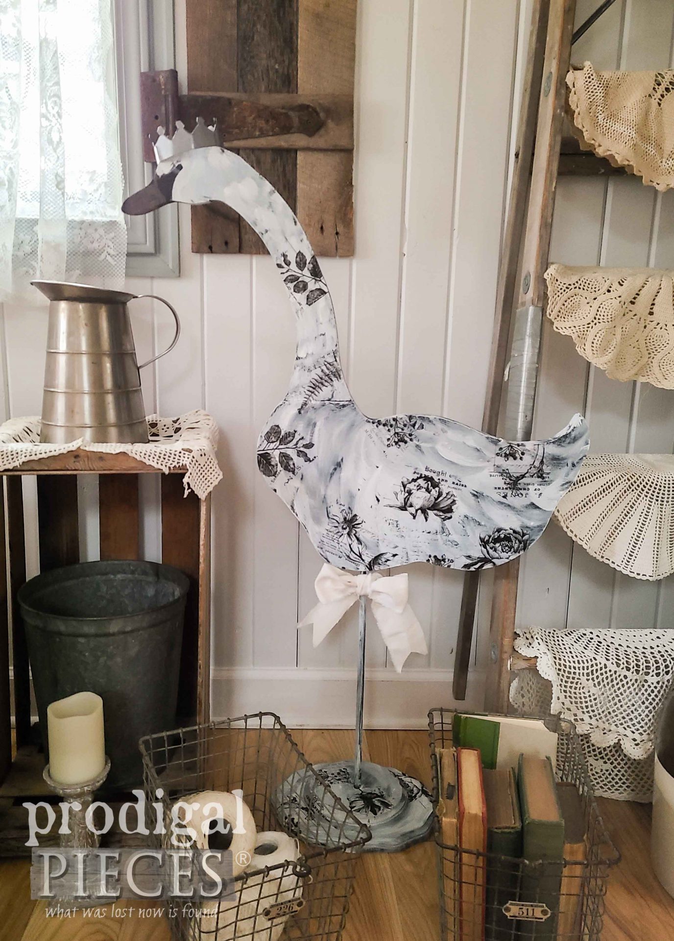 Farmhouse Chic Swan with Shabby Chic Style by Larissa of Prodigal Pieces | prodigalpieces.com #prodigalpieces #farmhouse #shabbychic #home #homedecor