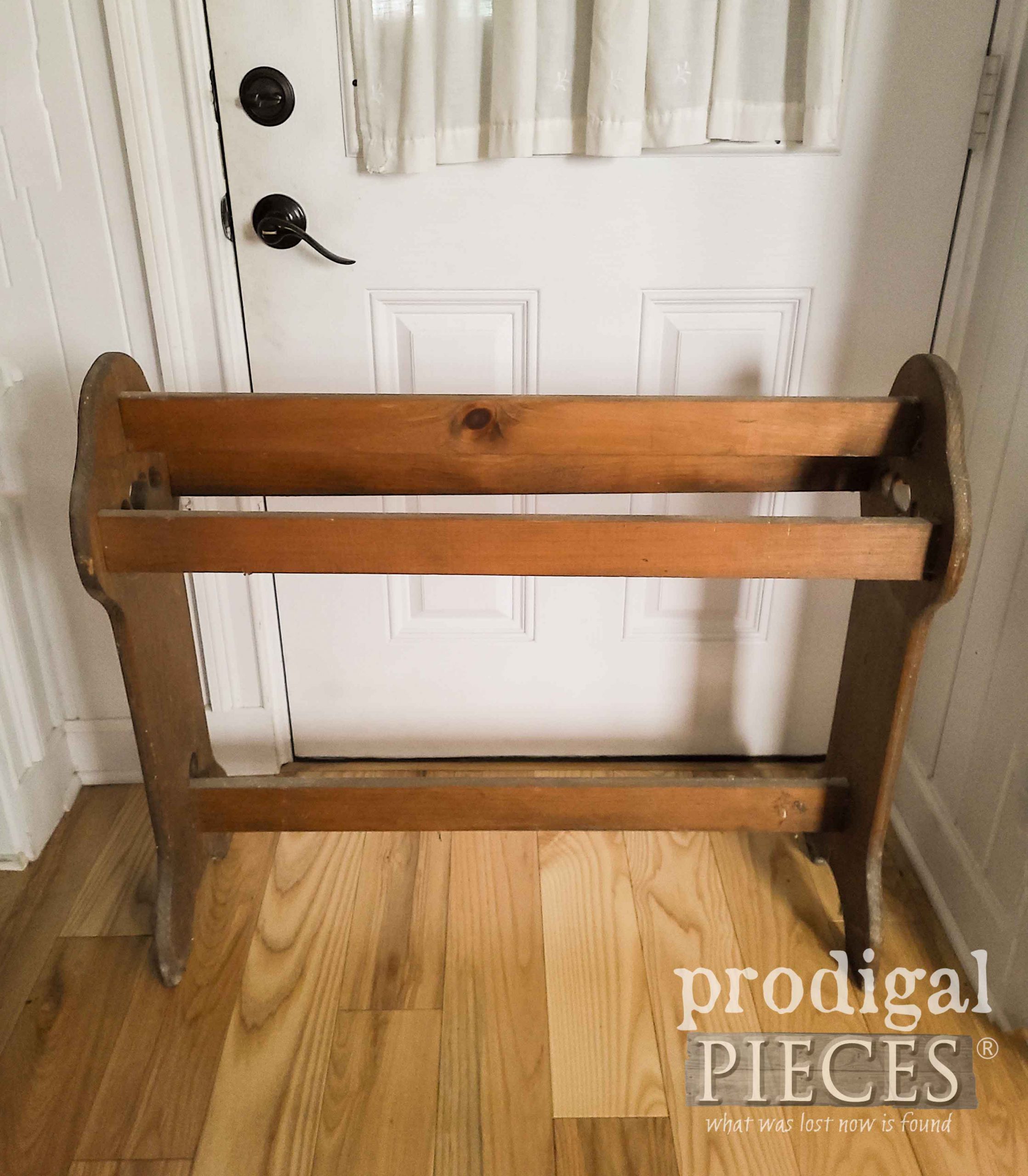 Side View of Quilt Rack to be Upcycled by Larissa of Prodigal Pieces | prodigalpieces.com #prodigalpieces