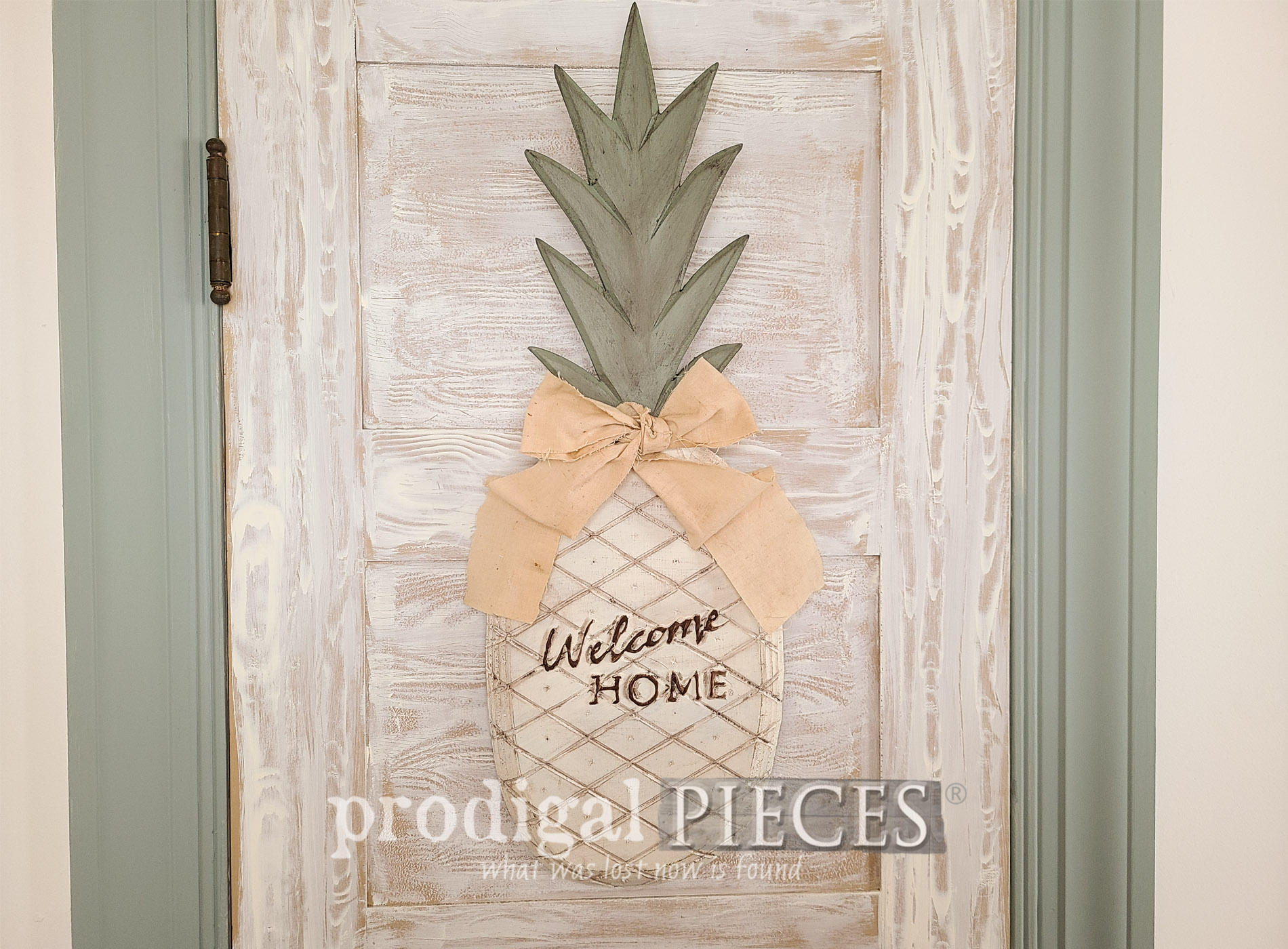 Featured DIY Welcome Sign Pineapple for Home Decor by Larissa of Prodigal Pieces | prodigalpieces.com #prodigalpieces #home #homedecor #thrifted