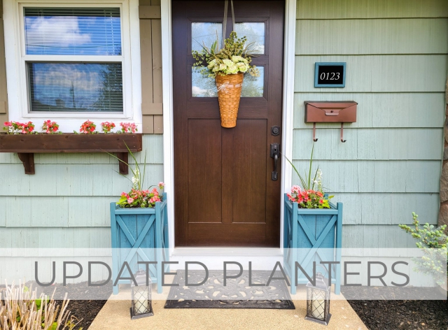 Update Planters the Fast & Easy Way for Curb Appeal by Larissa of Prodigal Pieces | prodigalpieces.com #prodigalpieces
