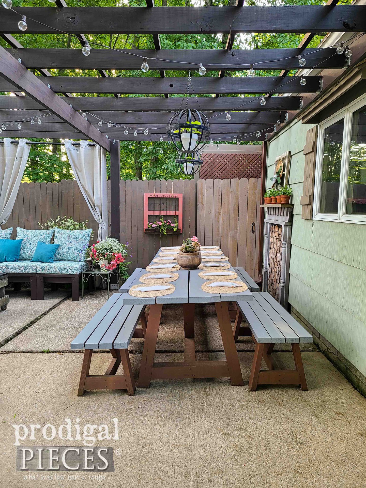 Outdoor Dining Table with DIY Patio Sectional by Larissa of Prodigal Pieces | prodigalpieces.com #prodigalpieces #outdoor #patio #diy #summer